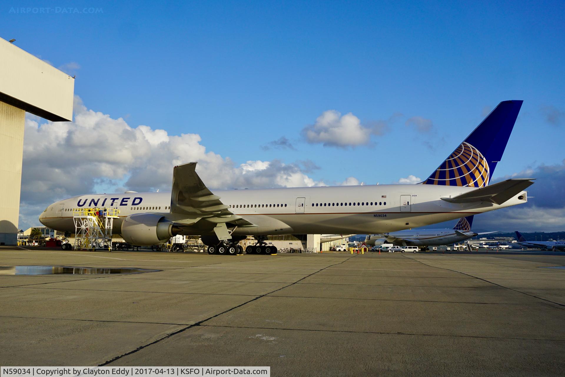 N59034, 2017 Boeing 777-300/ER C/N 62645, SFO 2017