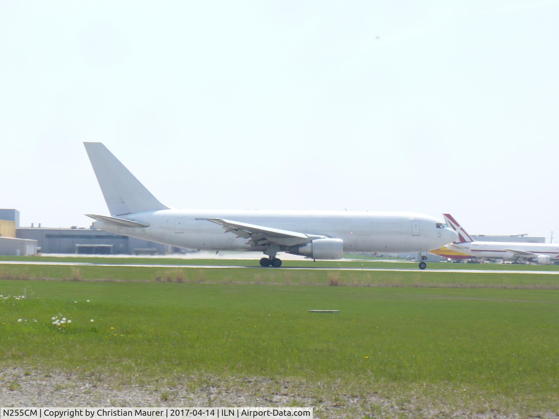N255CM, 1984 Boeing 767-223 C/N 22316, Boeing 767-223 heading out
