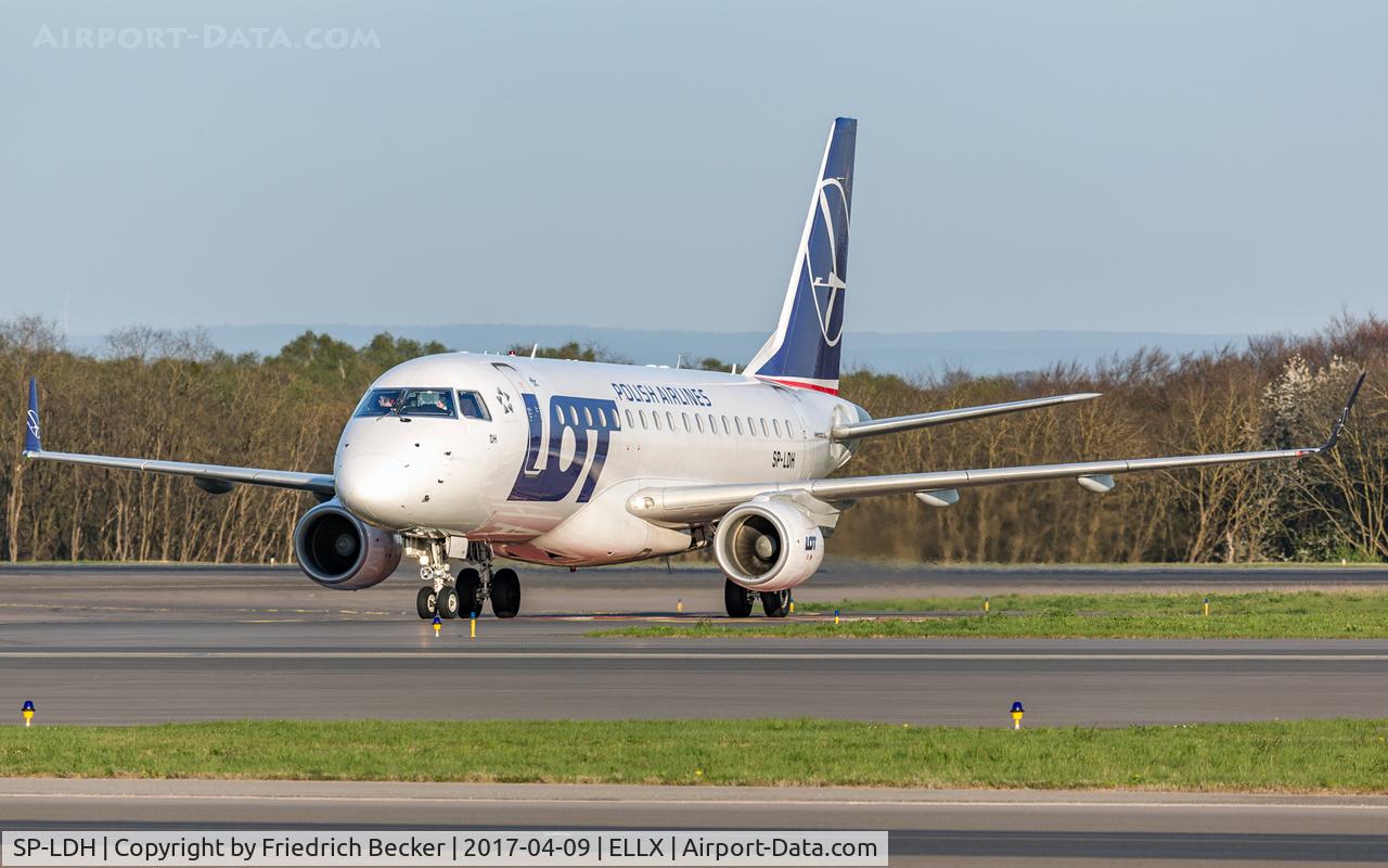 SP-LDH, 2005 Embraer 170LR (ERJ-170-100LR) C/N 17000069, taxiing to the gate