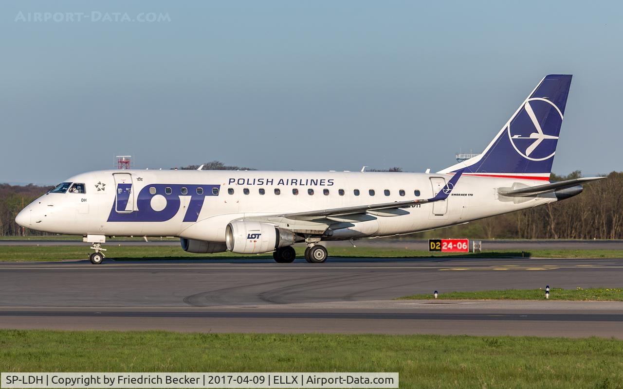 SP-LDH, 2005 Embraer 170LR (ERJ-170-100LR) C/N 17000069, taxiing to the gate
