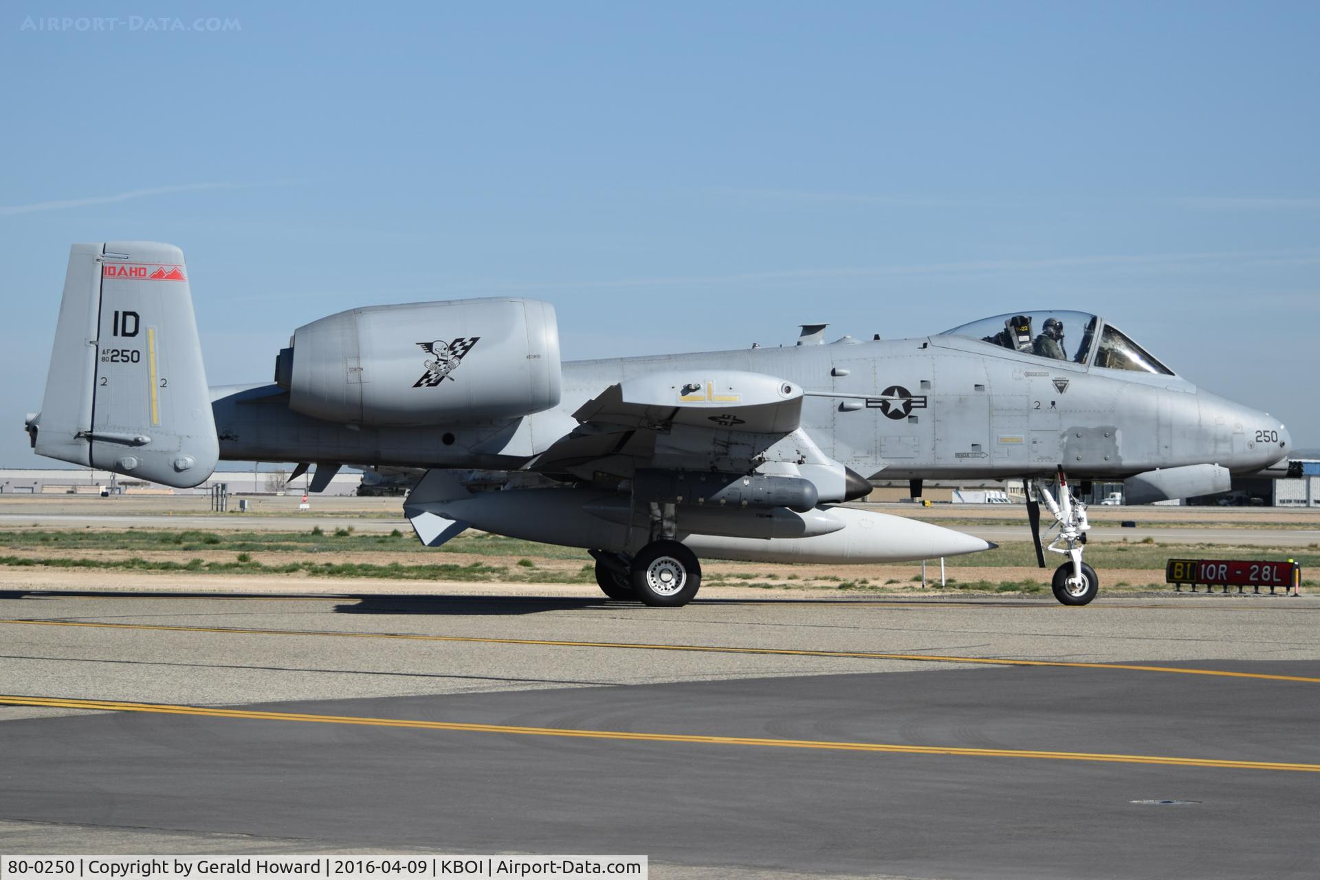 80-0250, 1980 Fairchild Republic A-10C Thunderbolt II C/N A10-0600, Taxiing off Bravo onto RWY 28L. Leaving for 6 month deployment to Middle East. Note long range center tank. 190th Fighter Sq., 124th Fighter Wing, Idaho ANG.