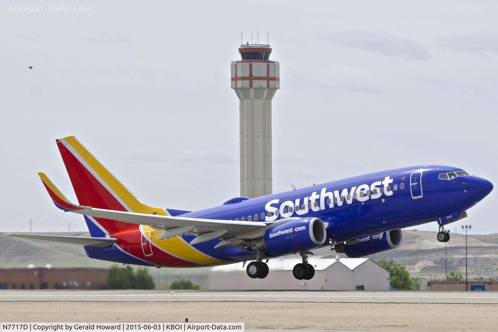 N7717D, 2005 Boeing 737-76N C/N 32664, Taking off from RWY 28R.