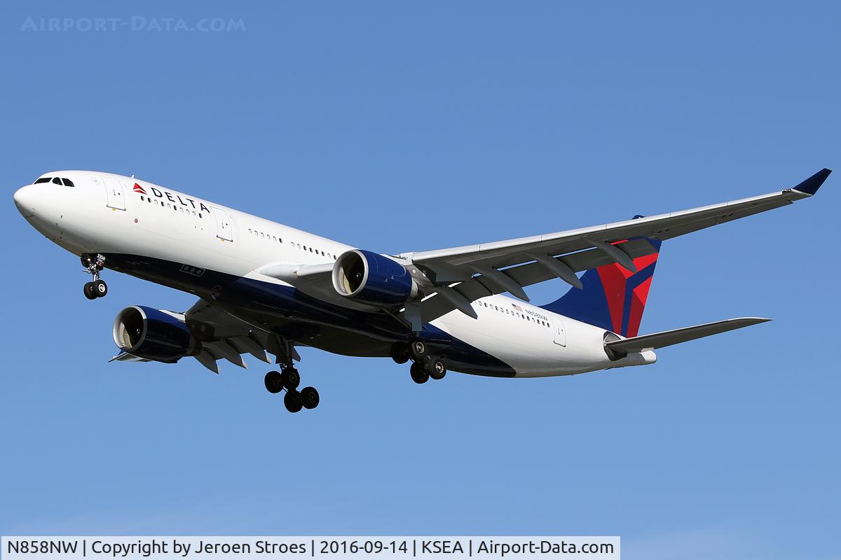 N858NW, 2006 Airbus A330-223 C/N 0718, seattle