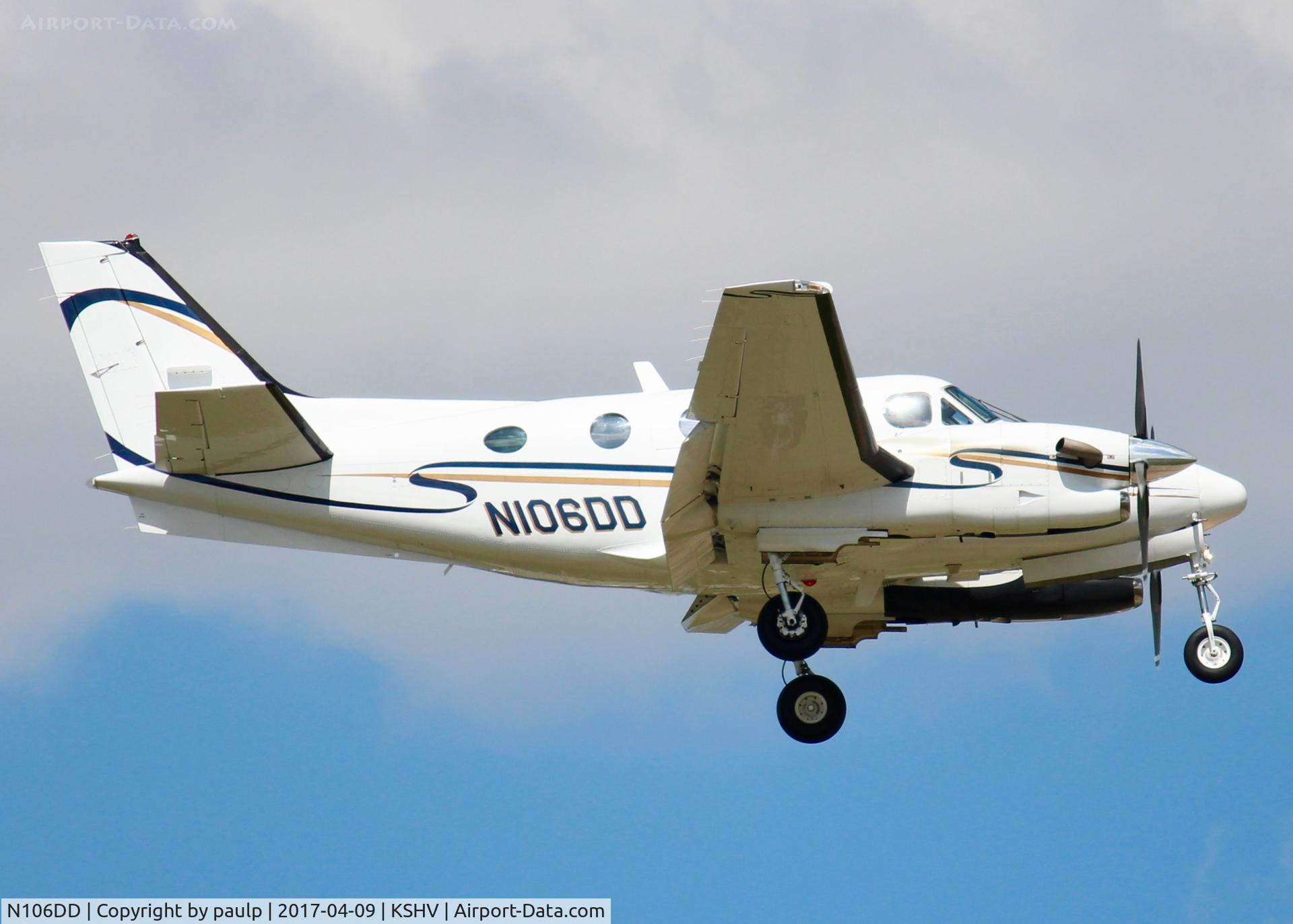 N106DD, 2005 Raytheon Aircraft Company C90A C/N LJ-1738, At Shreveport Regional.