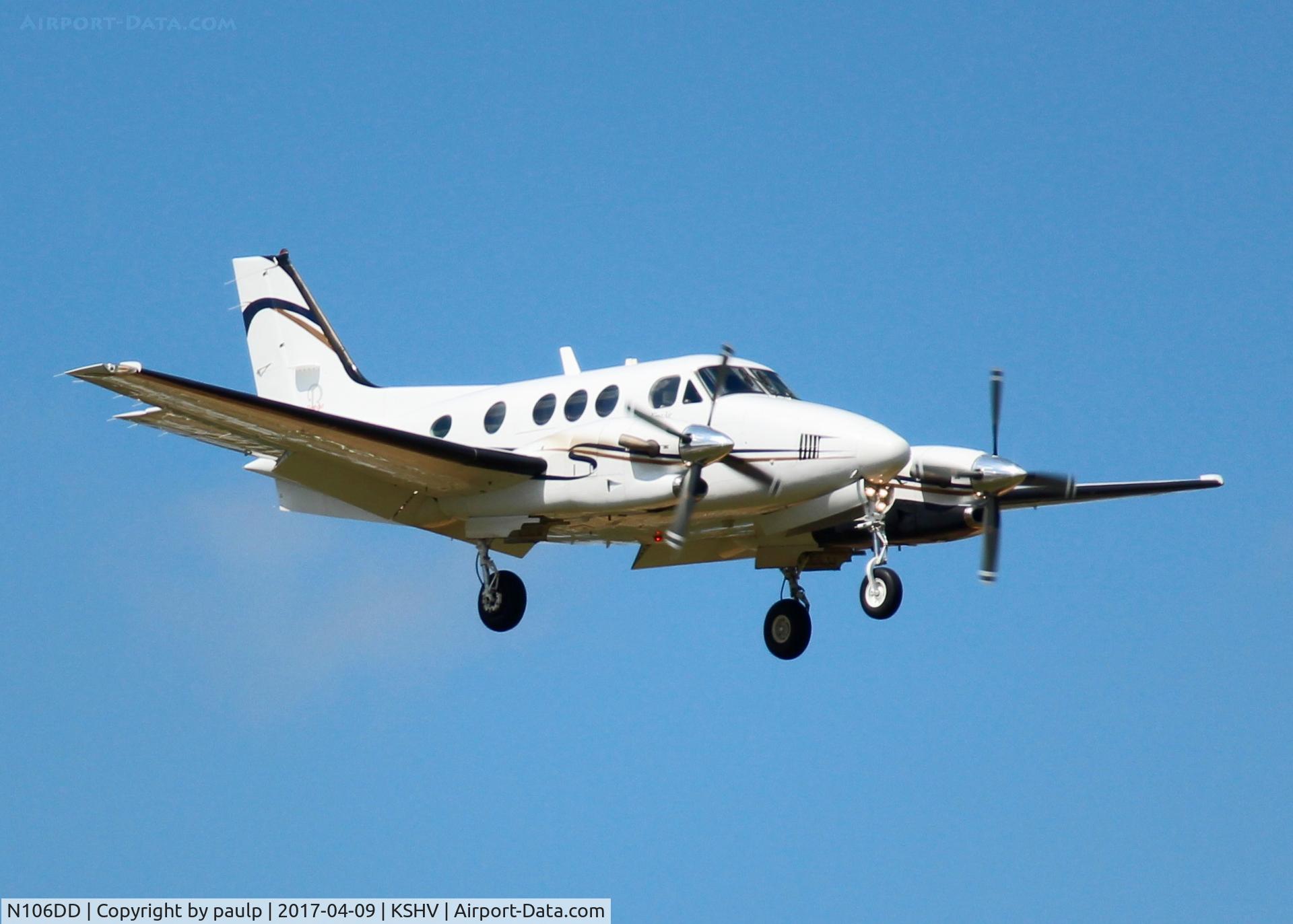 N106DD, 2005 Raytheon Aircraft Company C90A C/N LJ-1738, At Shreveport Regional.