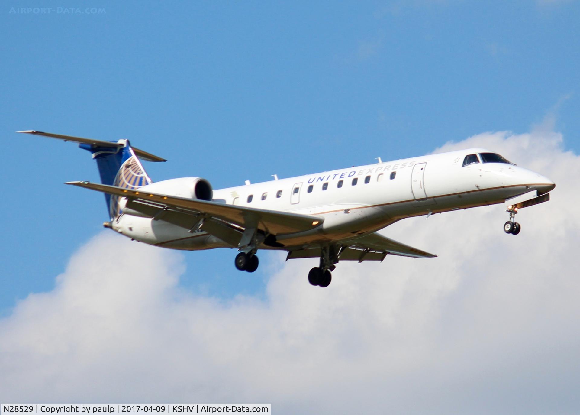 N28529, 2001 Embraer ERJ-135LR (EMB-135LR) C/N 145512, At Shreveport Regional.