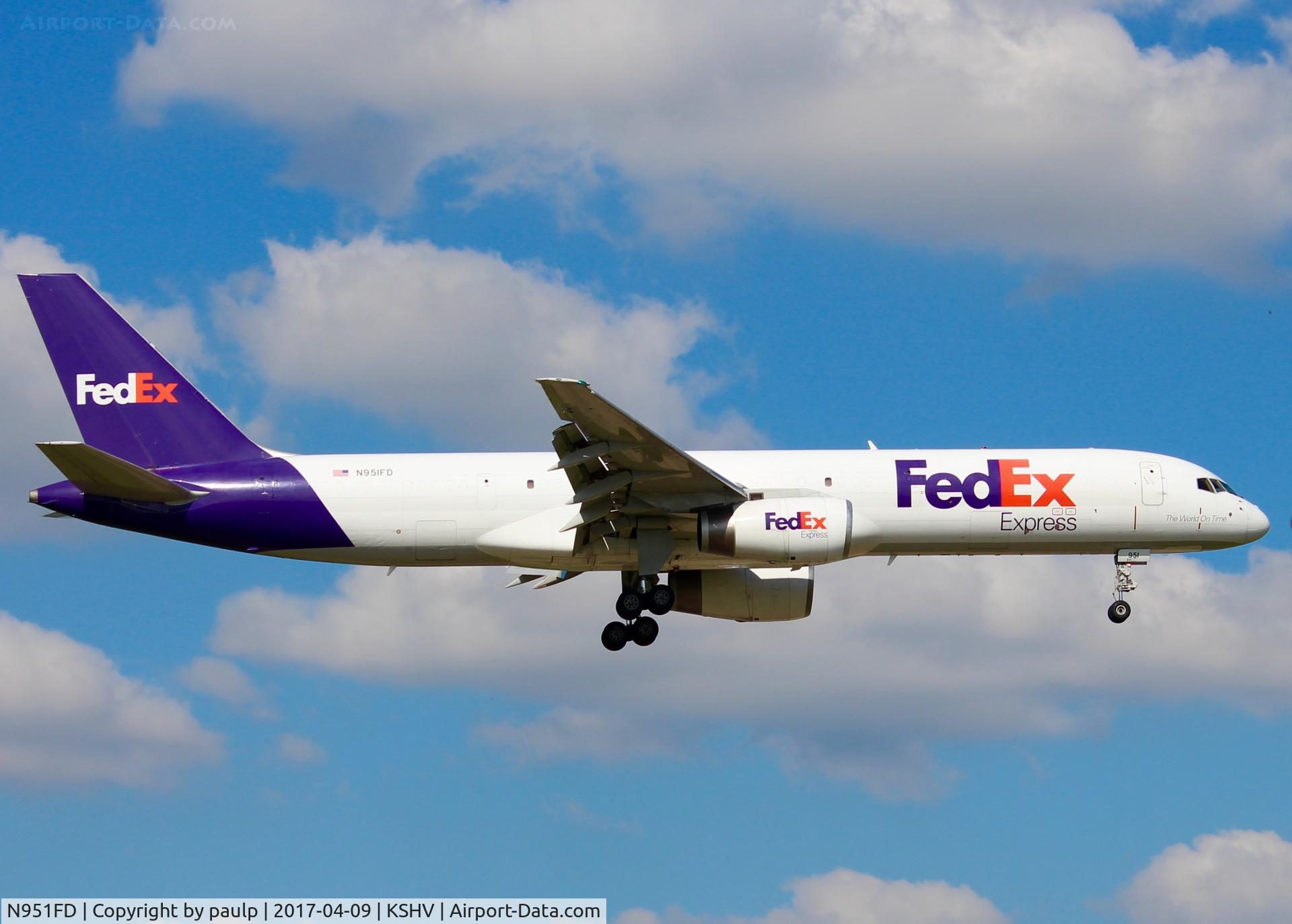 N951FD, 1997 Boeing 757-236 C/N 28665, At Shreveport Regional.