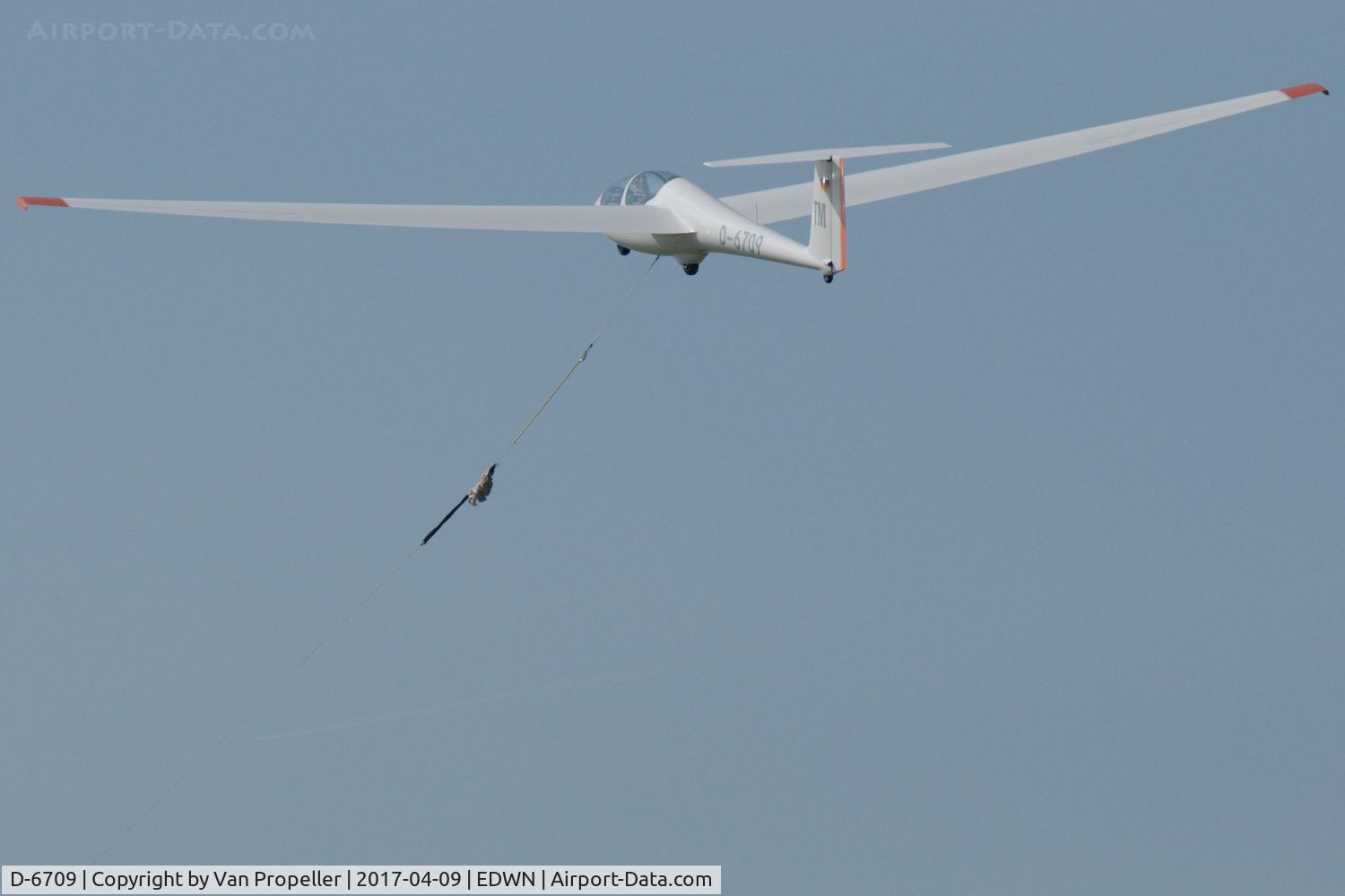D-6709, Schleicher ASK 21 C/N 21688, Schleicher ASK 21 being launched from Klausheide (Nordhorn-Lingen) airfield, Germany