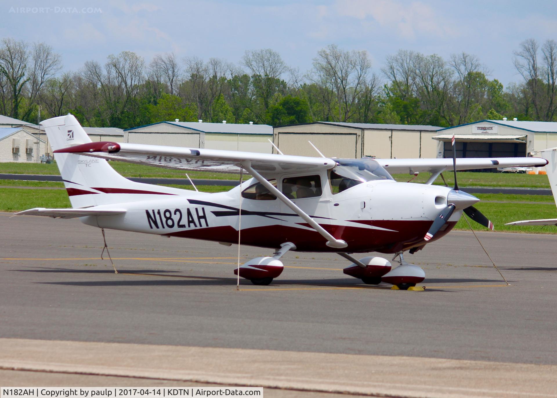 N182AH, Cessna T182T Turbo Skylane C/N T18209037, At Downtown Shreveport.