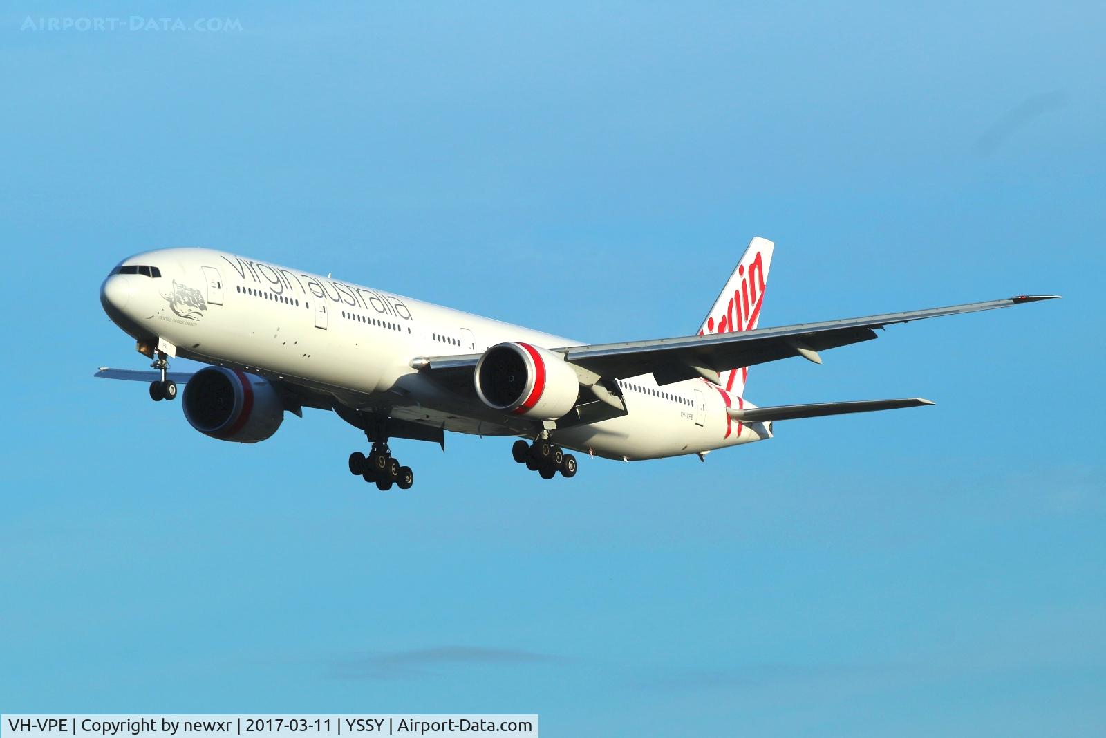 VH-VPE, 2009 Boeing 777-3ZG/ER C/N 37939, Early Morning Arrival
