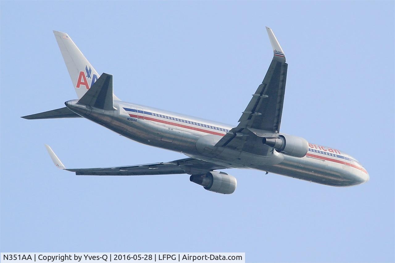 N351AA, 1988 Boeing 767-323 C/N 24032, Boeing 767-323, Take off rwy 06R, Roissy Charles De Gaulle airport (LFPG-CDG)