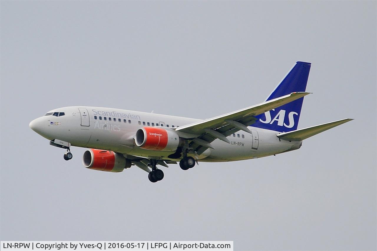 LN-RPW, 1999 Boeing 737-683 C/N 28289, Boeing 737-683, Short approach rwy 27R, Paris-Roissy Charles De Gaulle airport (LFPG-CDG)