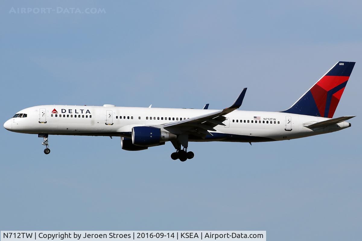 N712TW, 1997 Boeing 757-2Q8 C/N 27624, KSEA