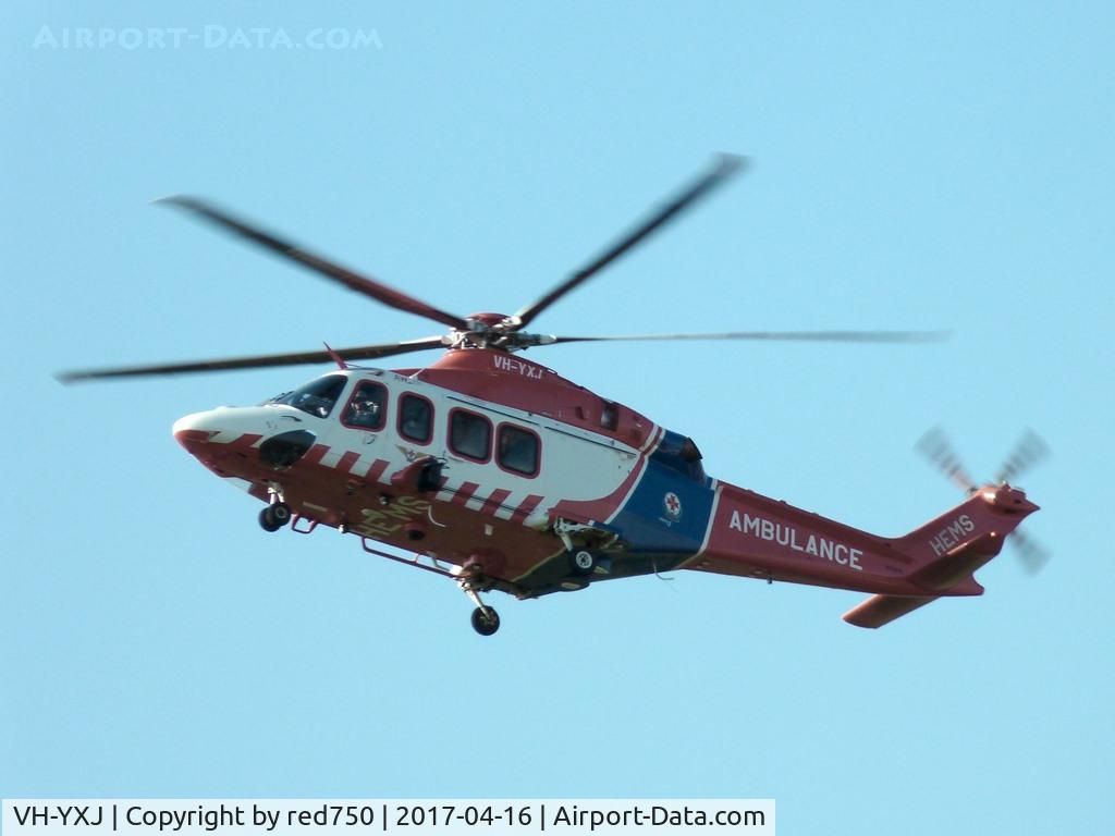 VH-YXJ, 2015 AgustaWestland AW-139 C/N 31620, Approaching the Royal Children's Hospital rooftop heliport, Melbourne