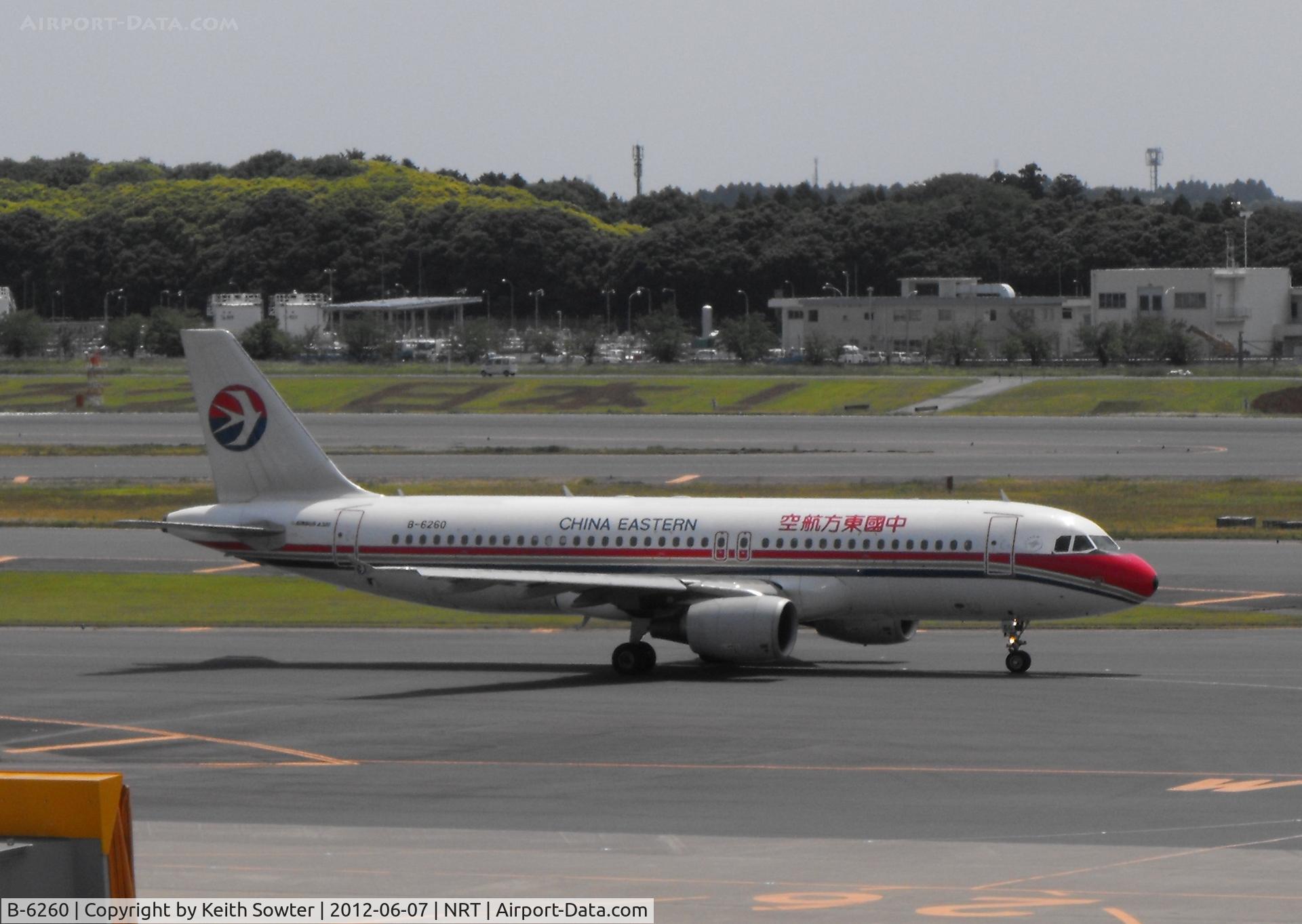 B-6260, 2005 Airbus A320-214 C/N 2591, Taxying for departure