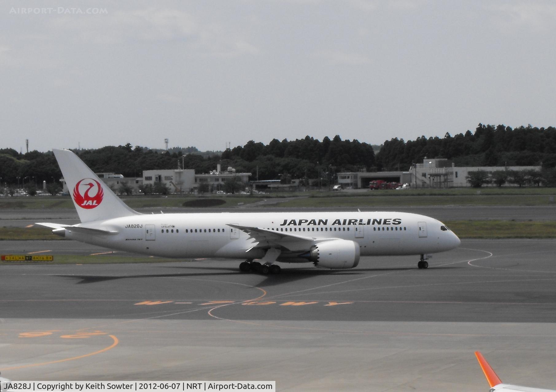 JA828J, 2012 Boeing 787-8 Dreamliner C/N 34838, Taxying for departure