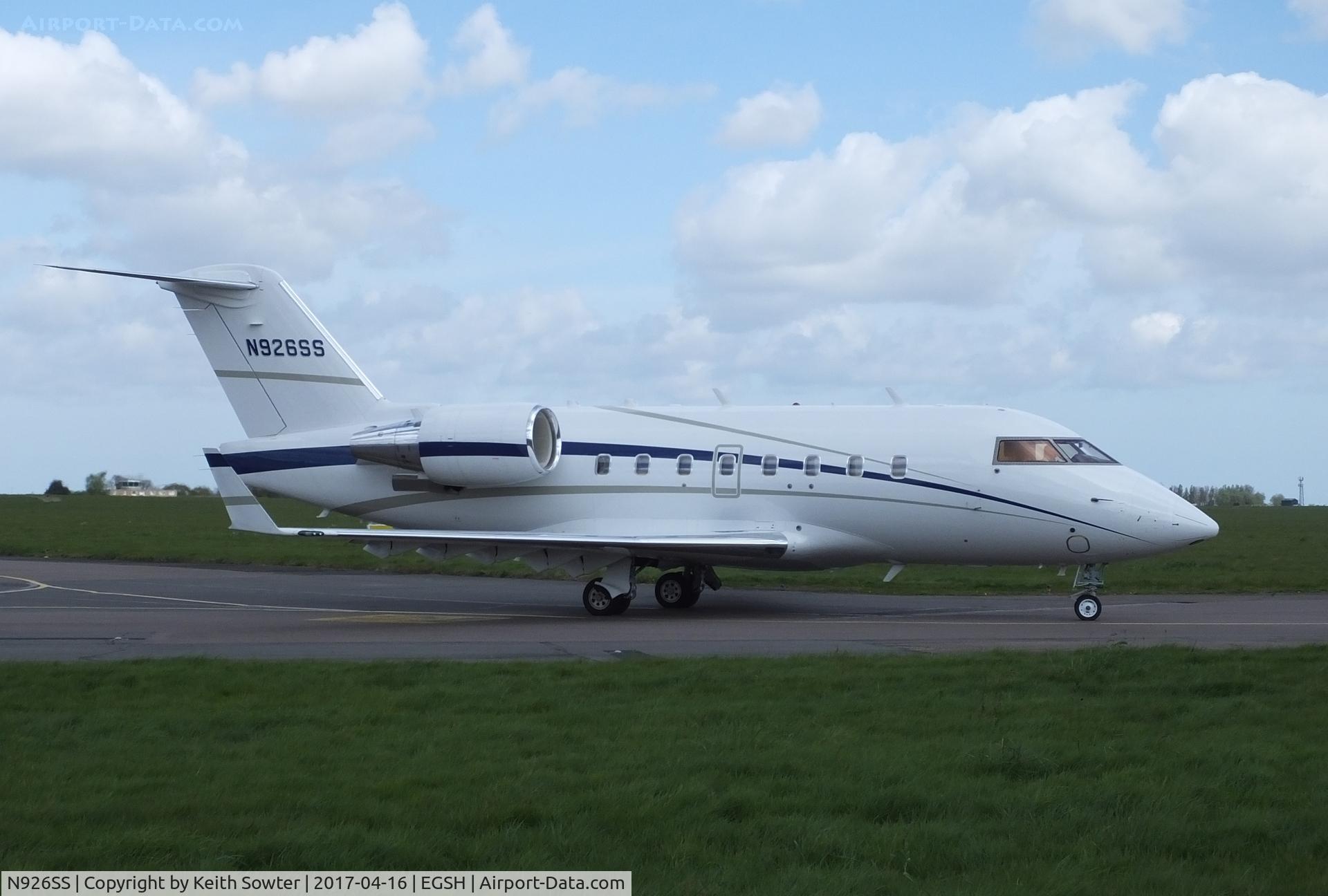 N926SS, 1999 Bombardier Challenger 604 (CL-600-2B16) C/N 5436, Taxying for departure
