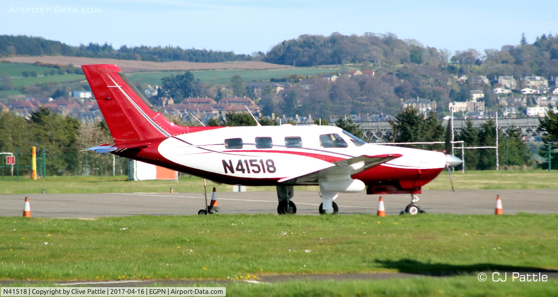 N41518, 2000 Piper PA-46-350P Malibu Mirage C/N 46-36302, Parked on the apron at Dundee