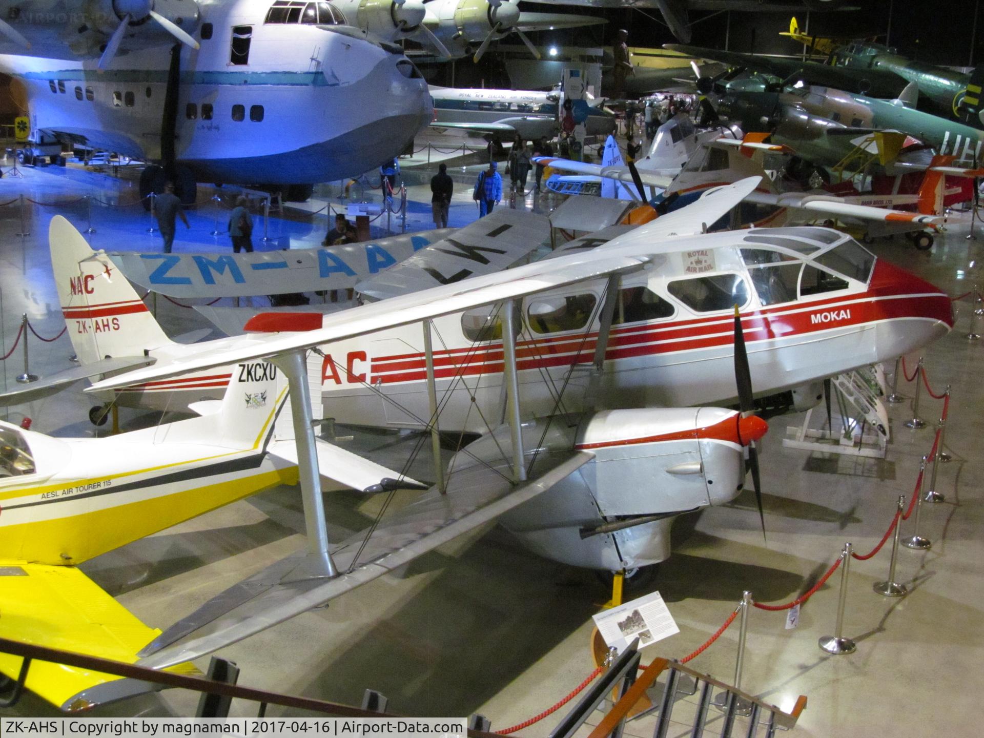 ZK-AHS, De Havilland DH-89A Dragon Rapide C/N 6423, cool museum exhibit - MOTAT