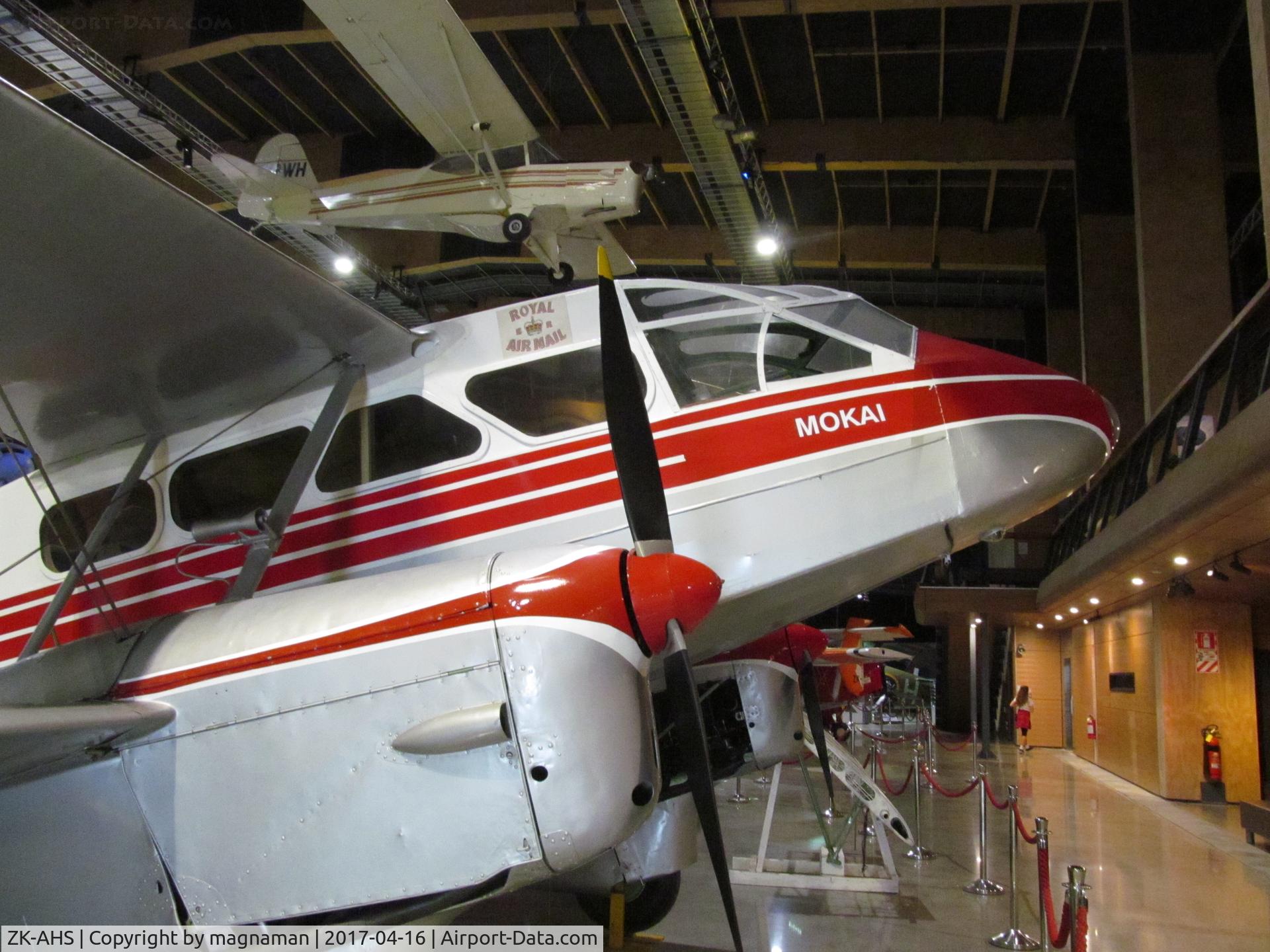 ZK-AHS, De Havilland DH-89A Dragon Rapide C/N 6423, close up of front 