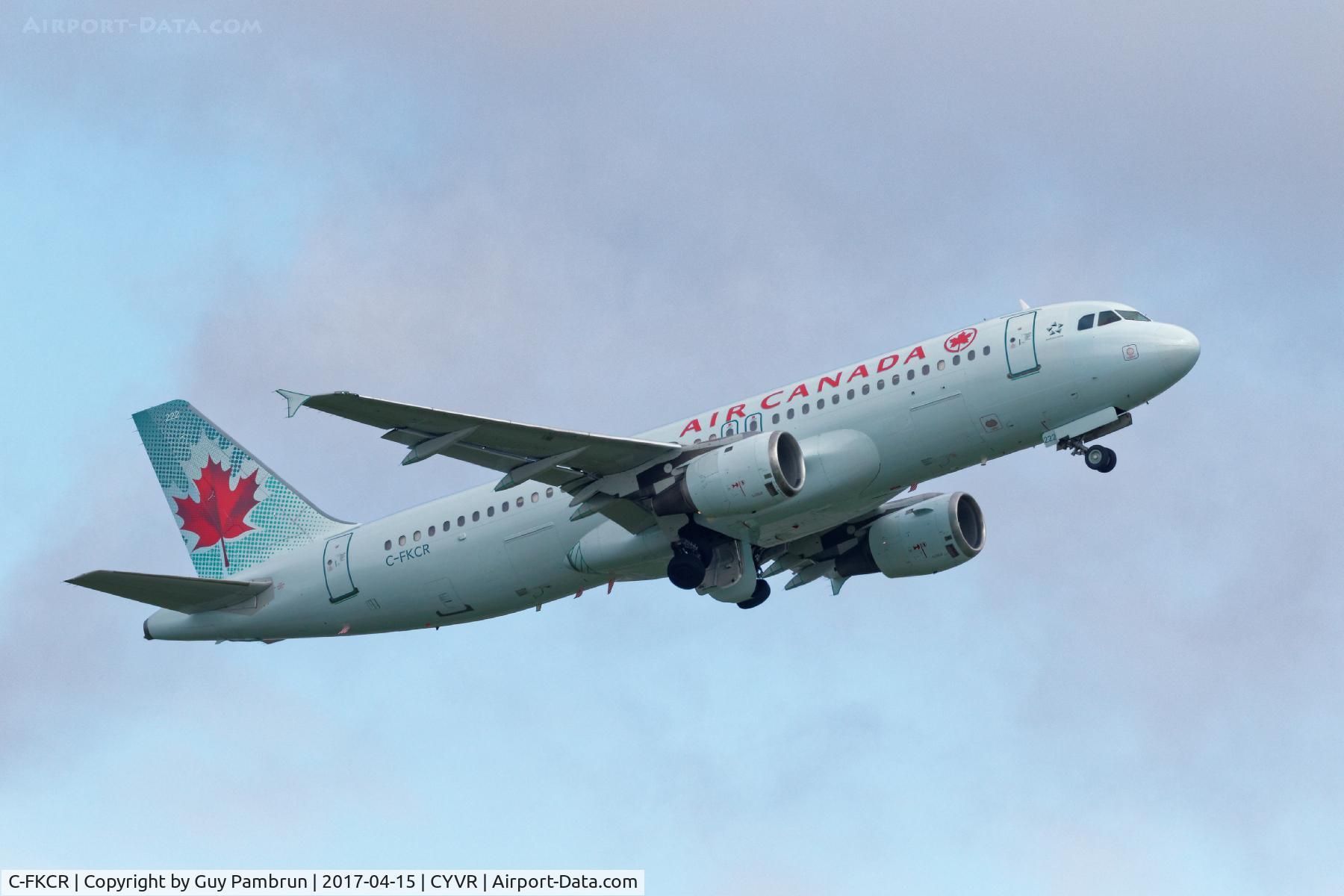 C-FKCR, 1991 Airbus A320-211 C/N 290, Departing