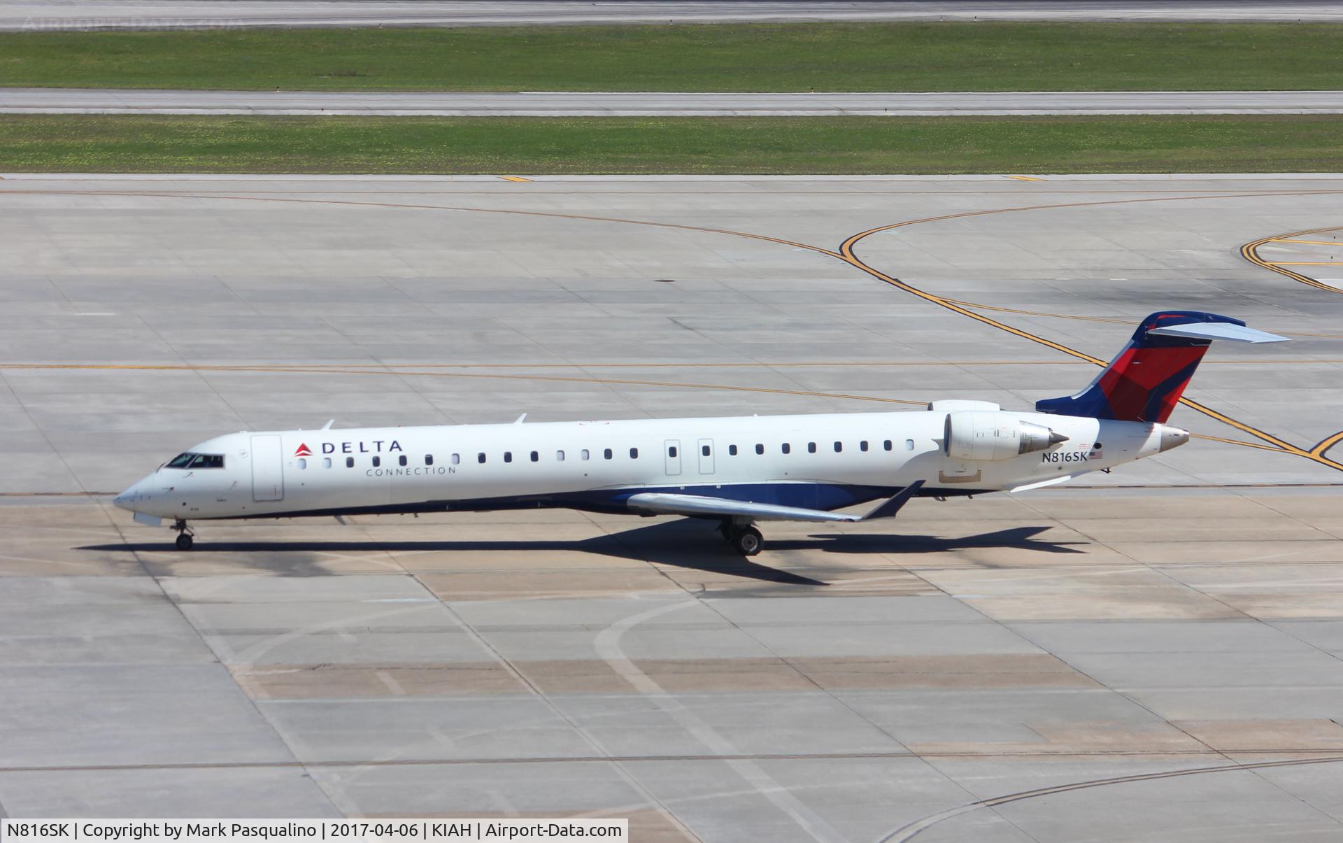 N816SK, 2006 Bombardier CRJ-900ER (CL-600-2D24) C/N 15105, CL600-2D24