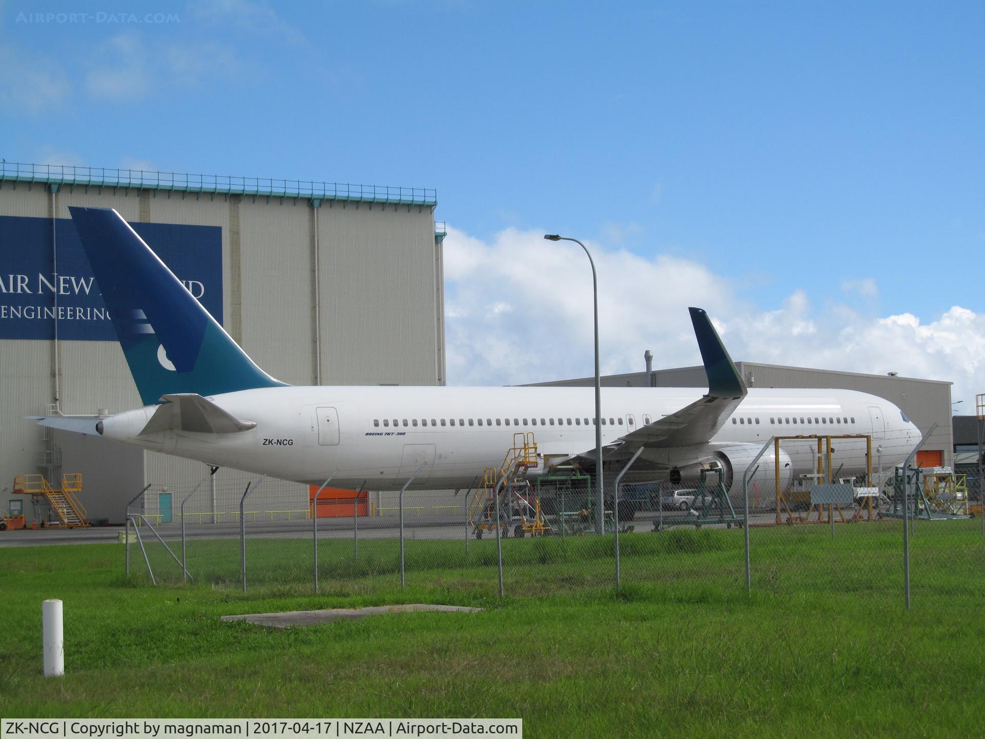 ZK-NCG, 1993 Boeing 767-319 C/N 26912, ex air nz - awating export