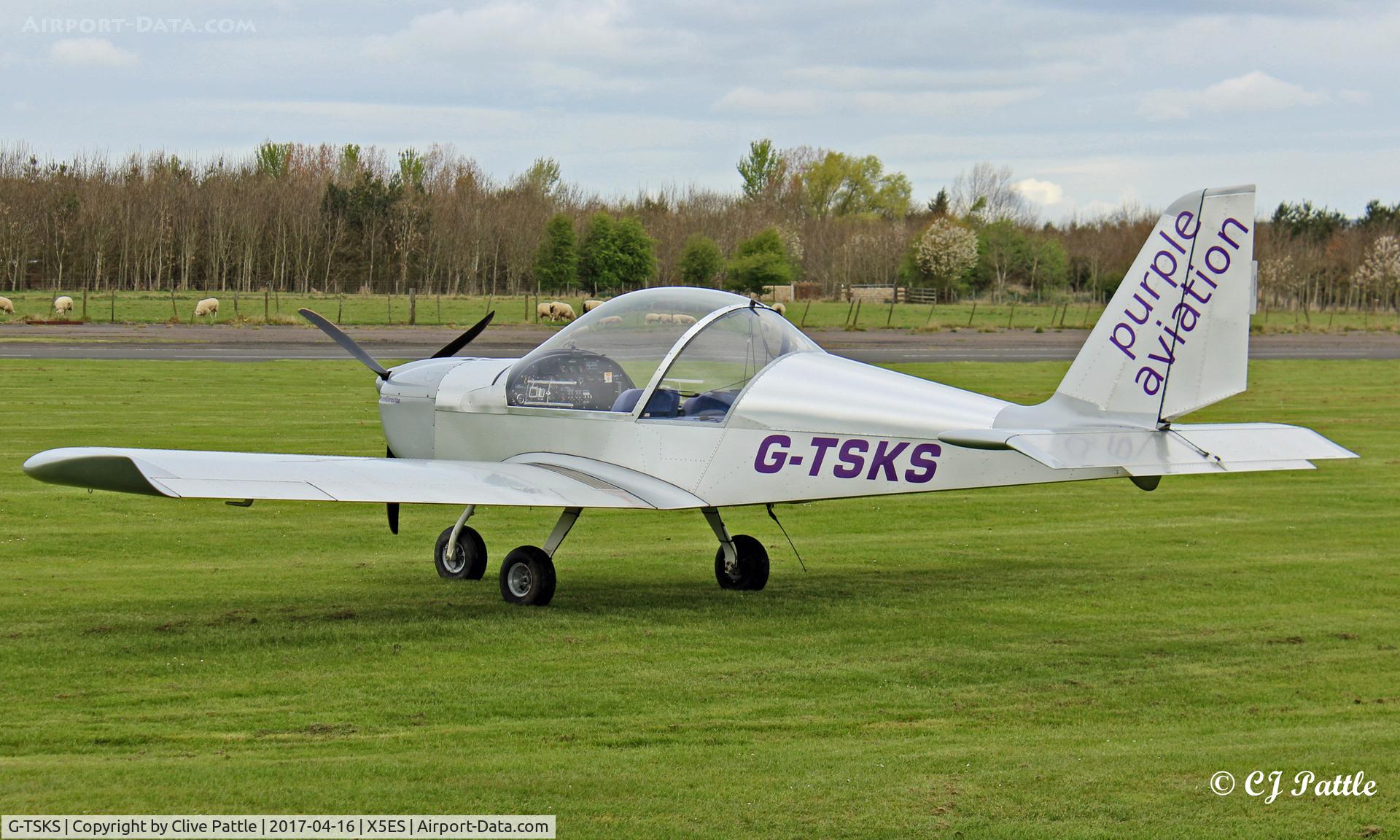 G-TSKS, 2009 Cosmik EV-97 TeamEurostar UK C/N 3320, Ready for action at Eshott
