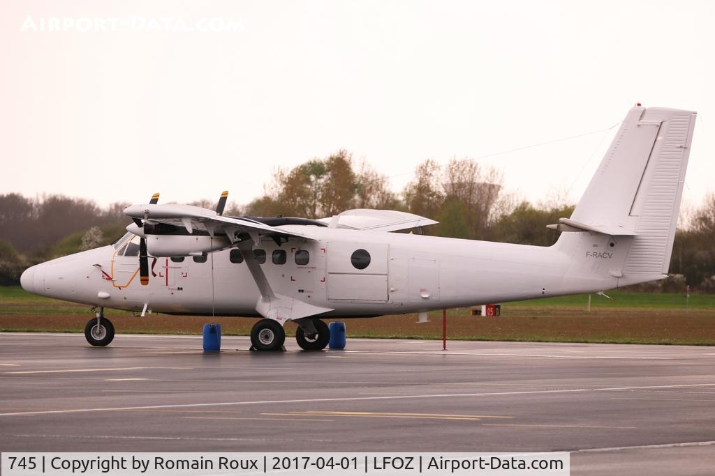 745, 1981 De Havilland Canada DHC-6-300 Twin Otter C/N 745, Parked