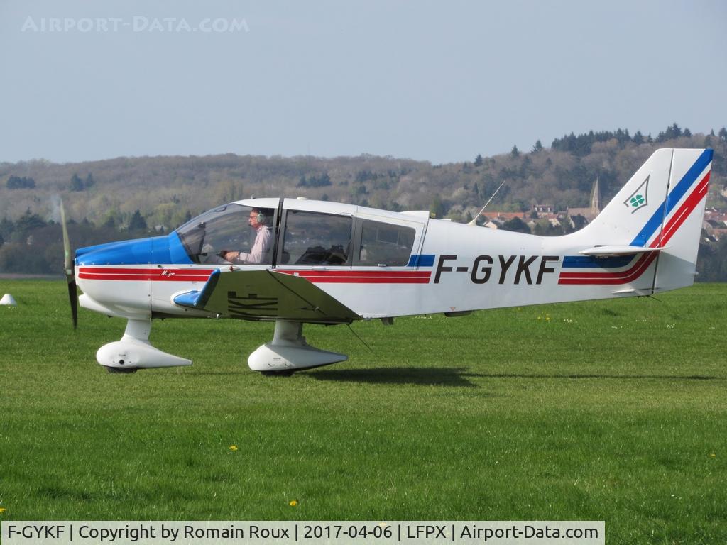 F-GYKF, Robin DR-400-160 Chevalier C/N 2517, Taxiing