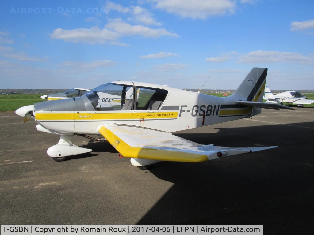 F-GSBN, Robin DR-400-120 Dauphin 2+2 C/N 2355, Parked