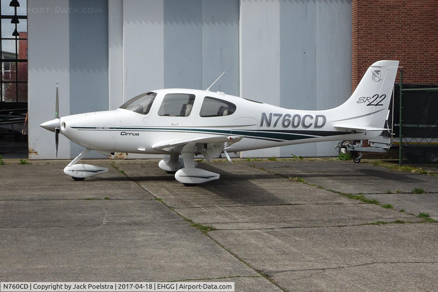 N760CD, 2001 Cirrus SR22 C/N 0084, on ramp of General Enterprise at GRQ