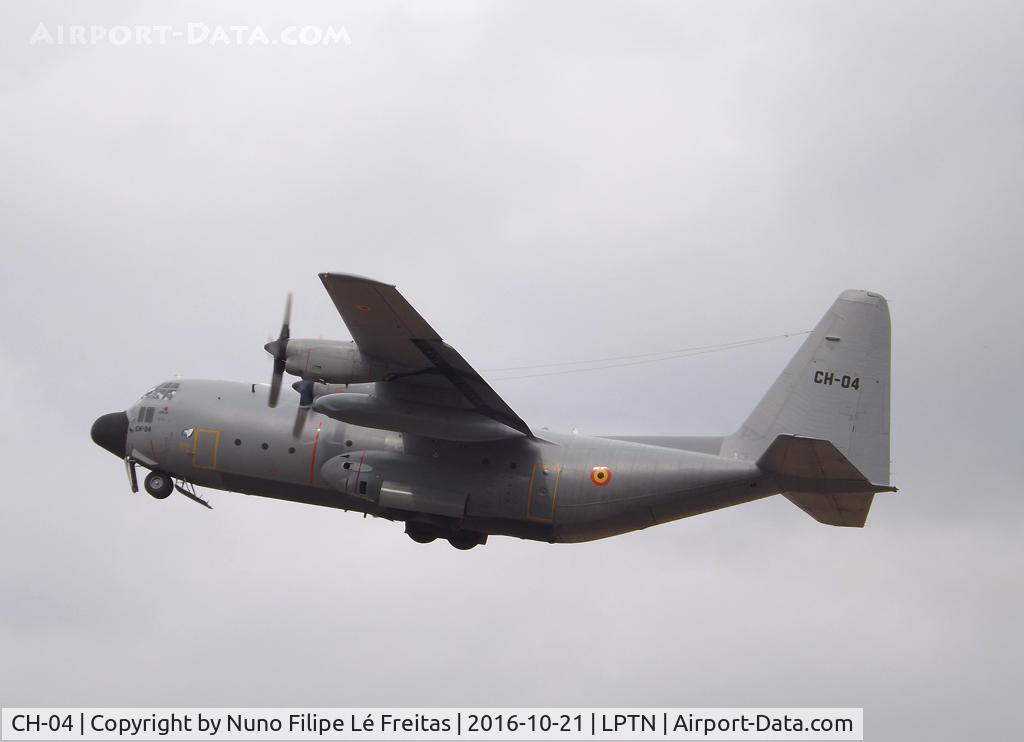 CH-04, 1972 Lockheed C-130H Hercules C/N 382-4467, Taking-off