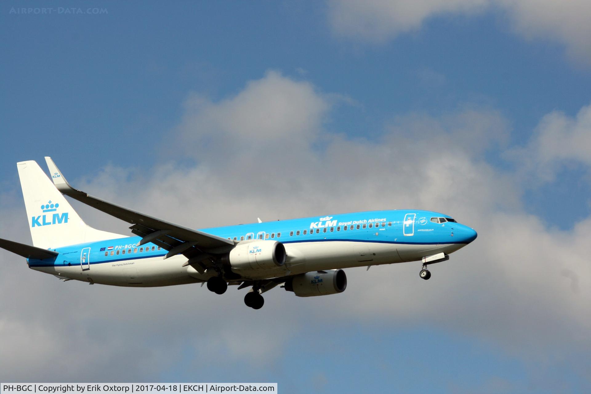 PH-BGC, 2008 Boeing 737-8K2 C/N 30361, PH-BGC landing rw 04L