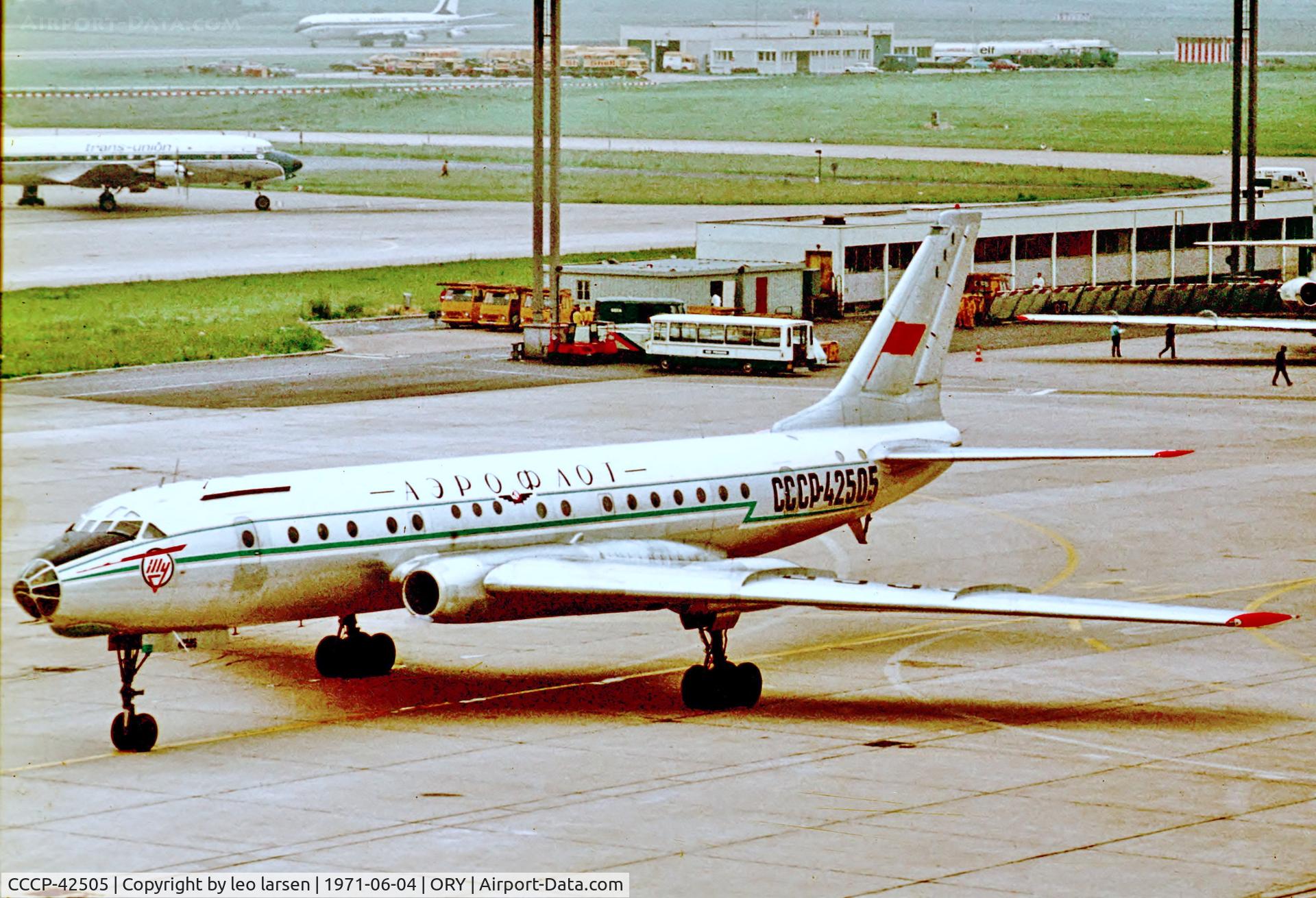 CCCP-42505, 1961 Tupolev Tu-104B C/N 021903, Paris Orly 4.6.1971
