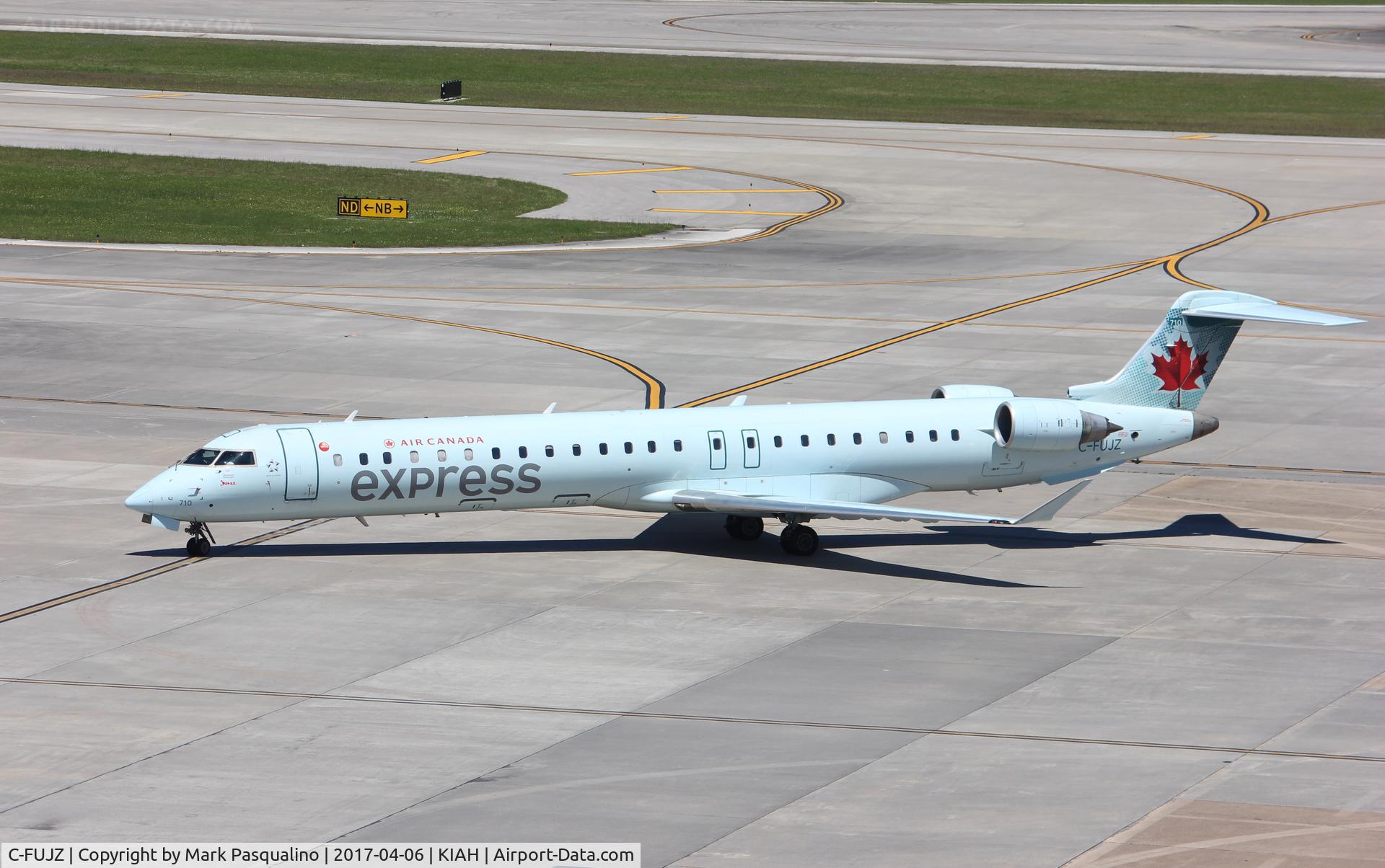C-FUJZ, 2005 Bombardier CRJ-900 C/N 15048, CL-600-2D15