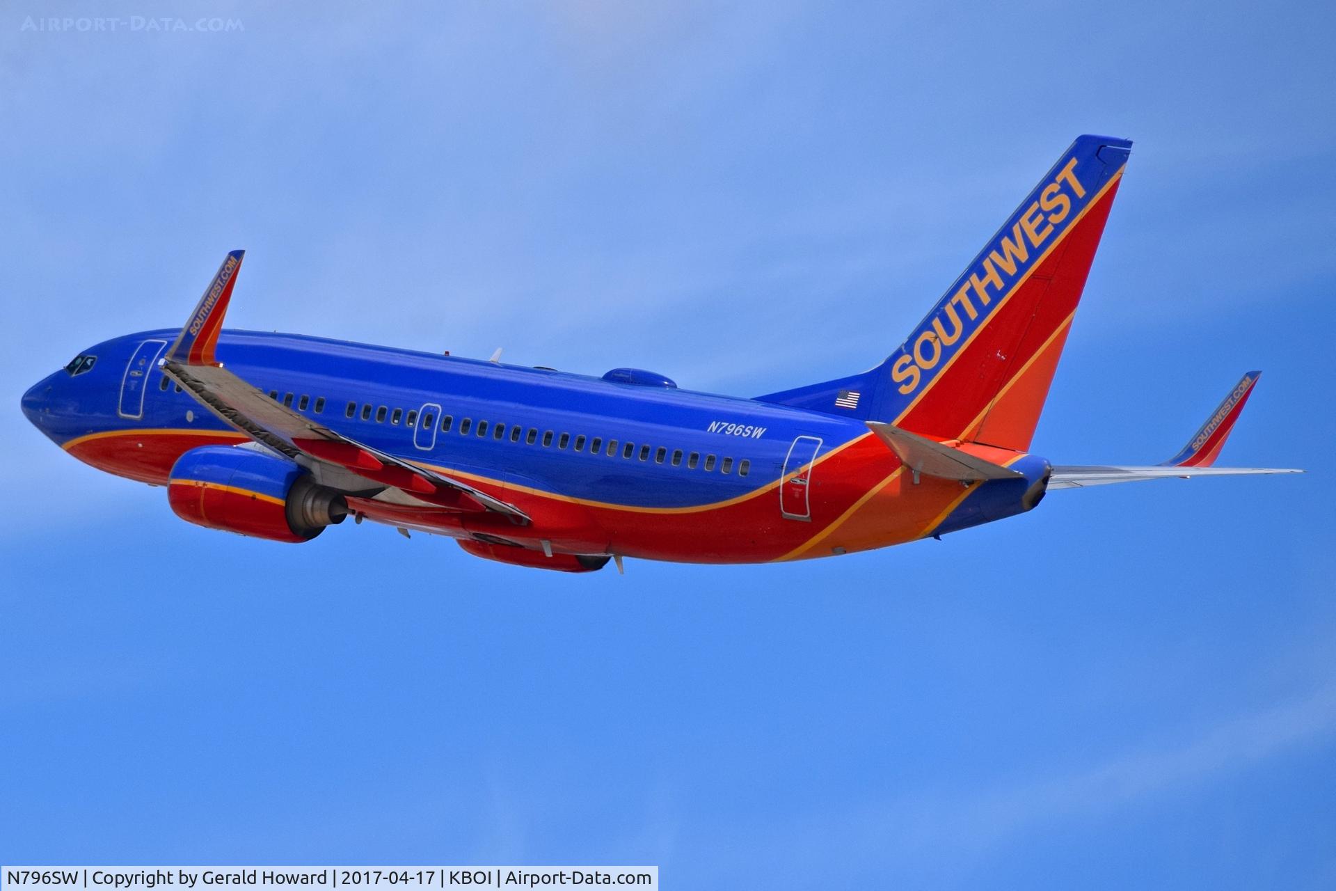 N796SW, 2001 Boeing 737-7H4 C/N 27889, Departing RWY 28R.