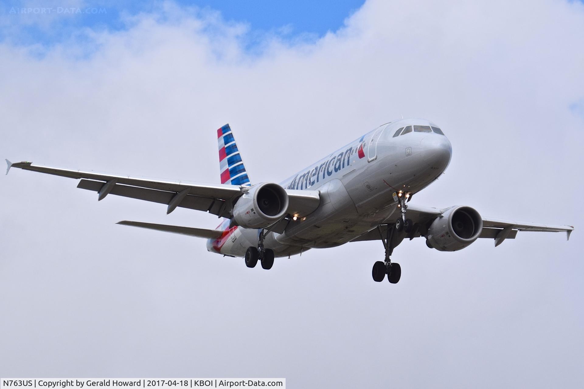 N763US, 2000 Airbus A319-112 C/N 1360, On approach for RWY 10L.