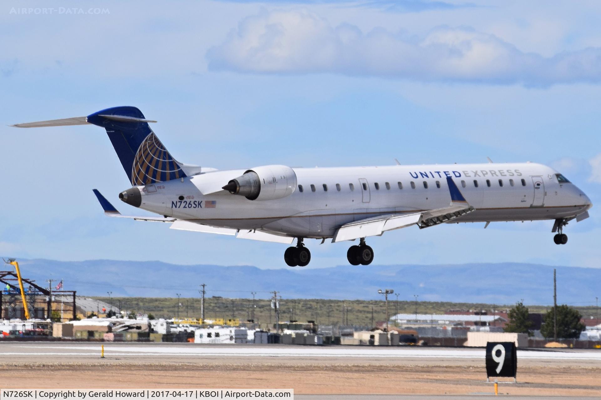 N726SK, 2005 Bombardier CRJ-701ER (CL-600-2C10) Regional Jet C/N 10190, Landing RWY 28R.