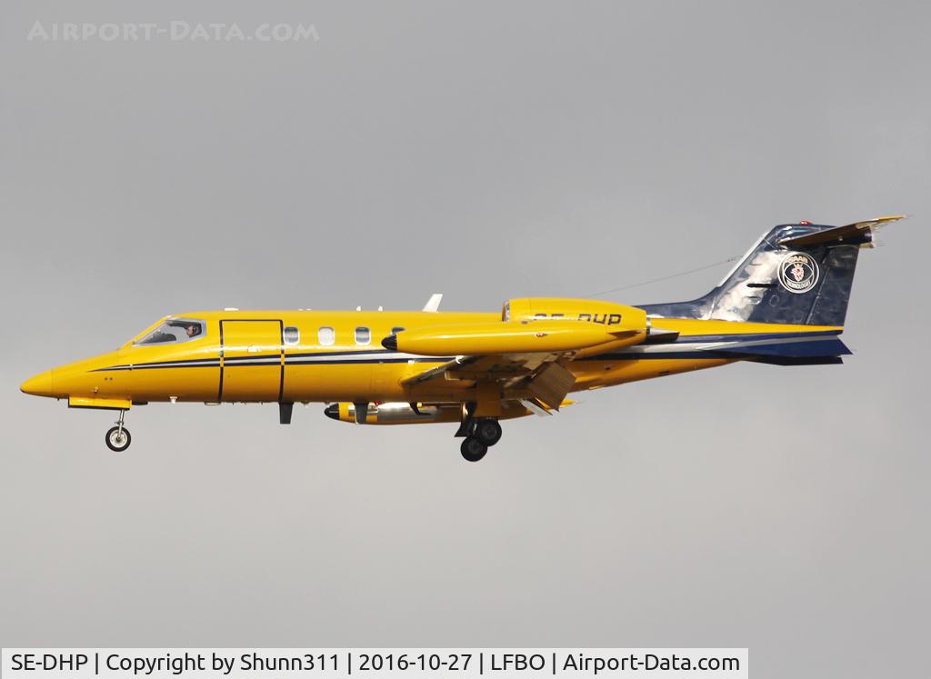 SE-DHP, 1976 Gates Learjet 35A C/N 075, Landing rwy 32L