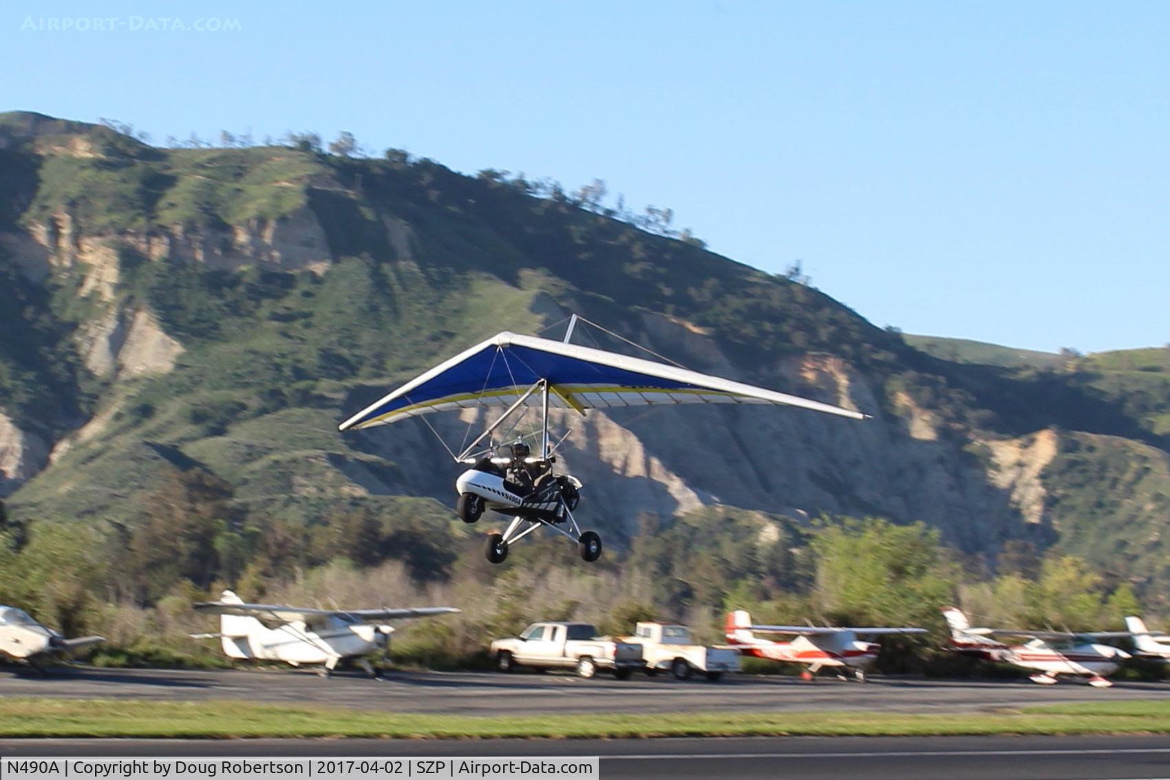 N490A, 2006 Airborne Edge XT-912-L C/N XT-912-0123, 2006 Airborne Windsports Edge XT 912L, weight-shift control Experimental class, Rotax 912ULS 100 Hp pusher, landing Rwy 04