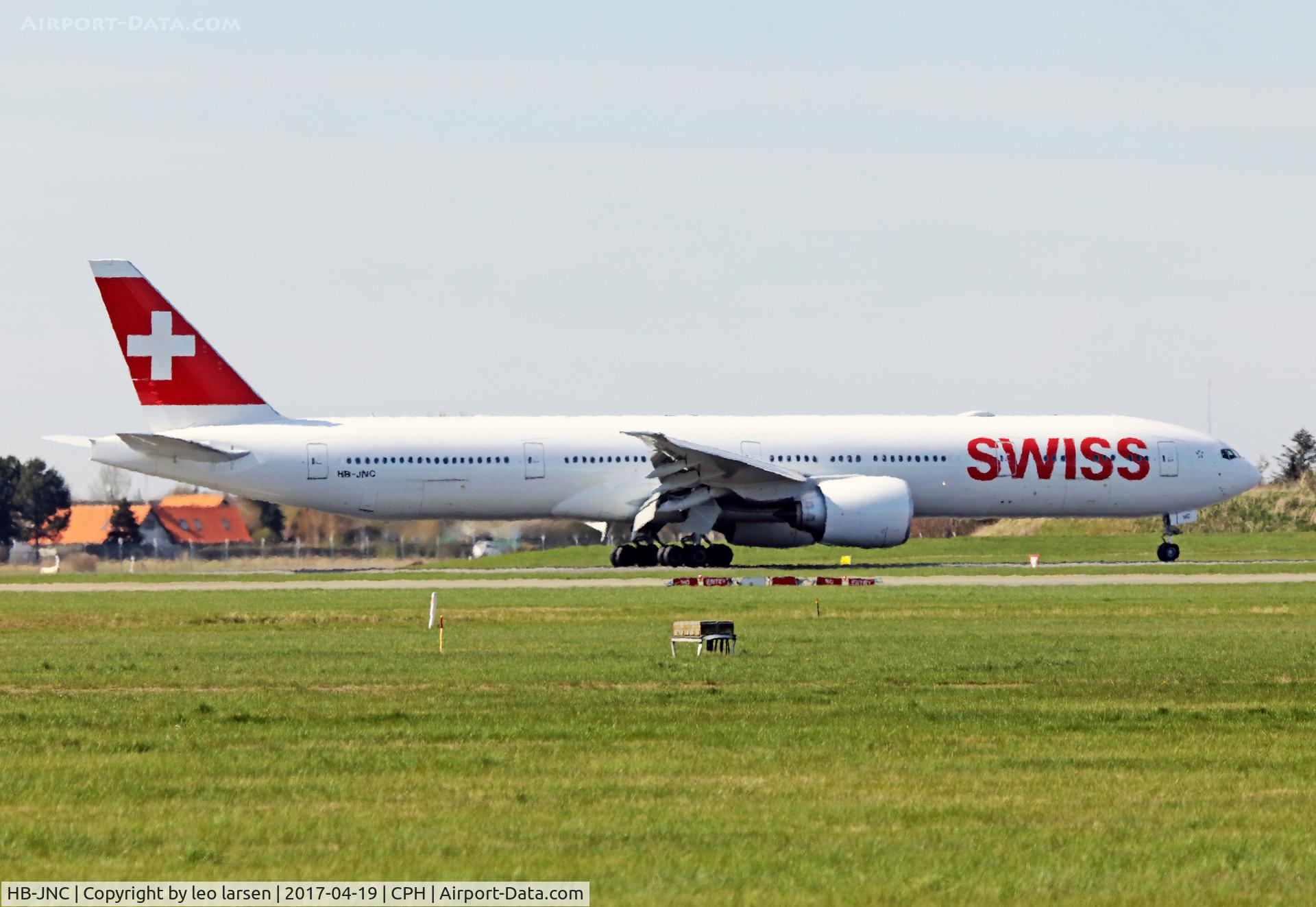 HB-JNC, 2016 Boeing 777-3DE/ER C/N 44584, Copenhagen 19.4.2017