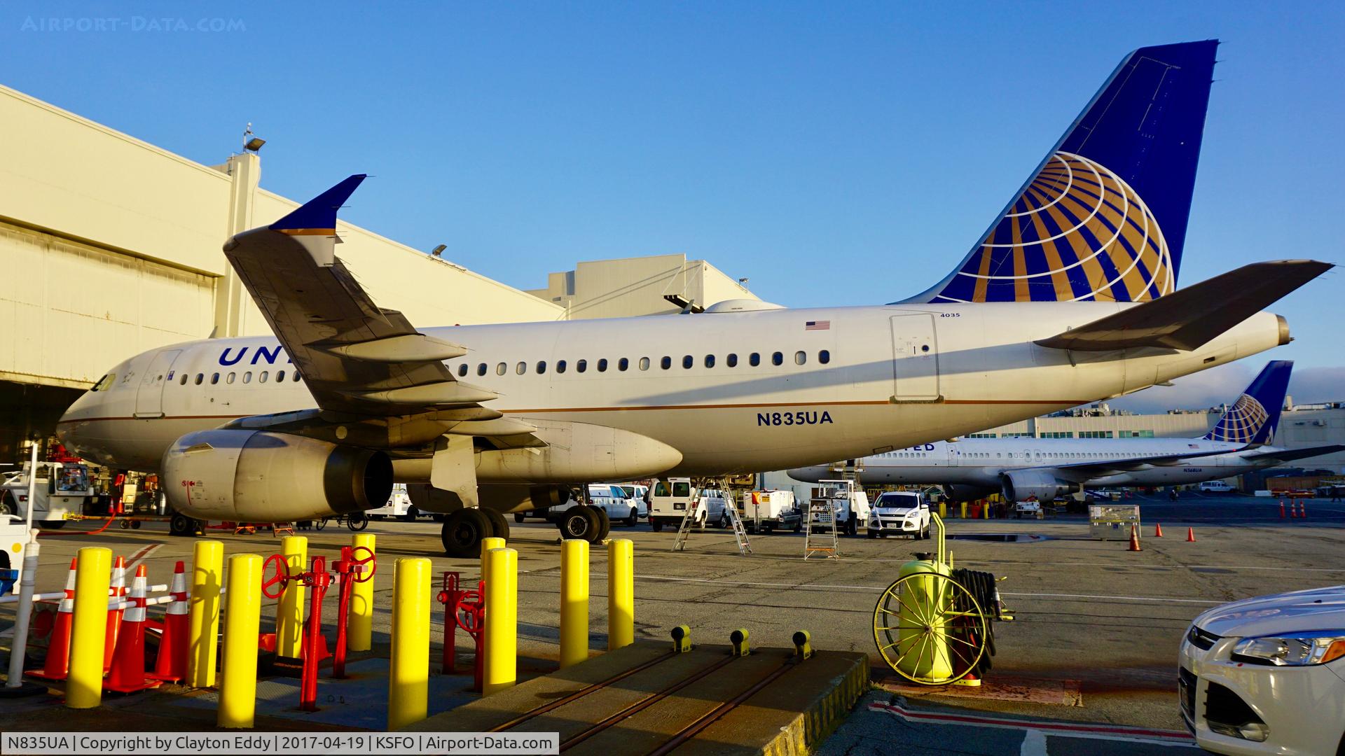 N835UA, 2001 Airbus A319-131 C/N 1426, SFO 2017