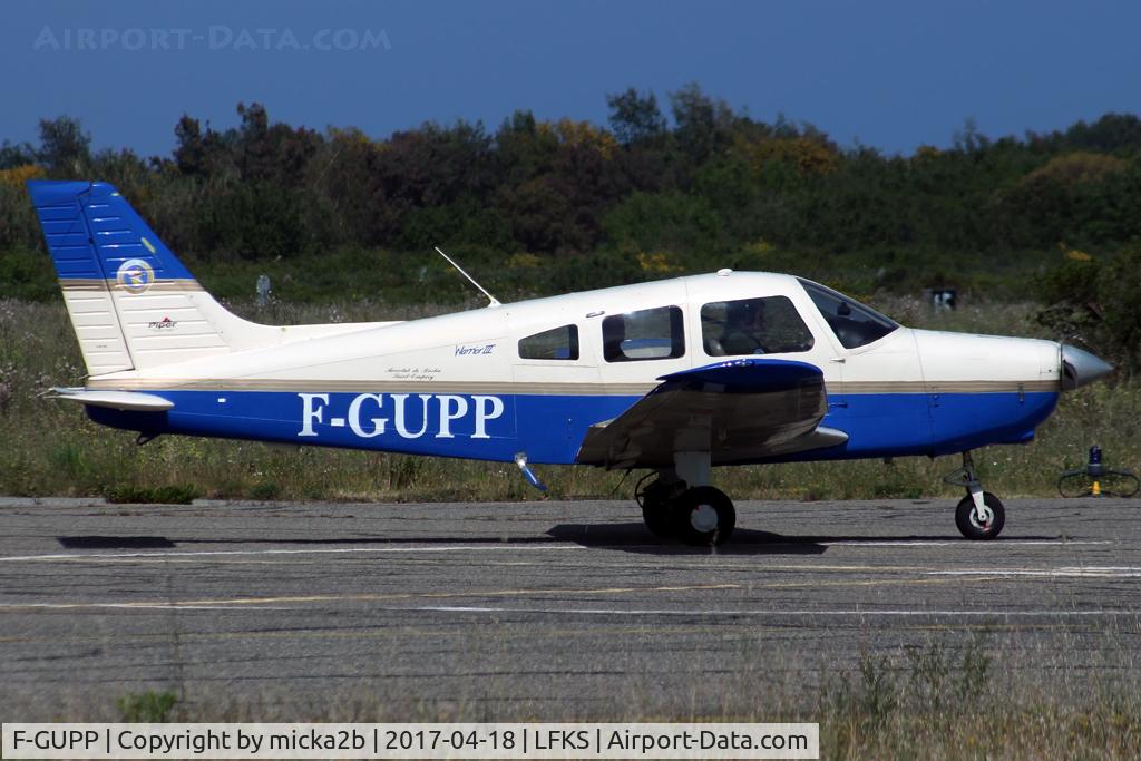 F-GUPP, 2002 Piper PA-28-161 Warrior II C/N 28-42155, Taxiing