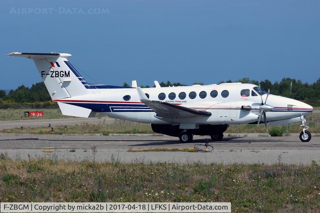 F-ZBGM, Beech Super King Air 350 C/N FL-752, Taxiing