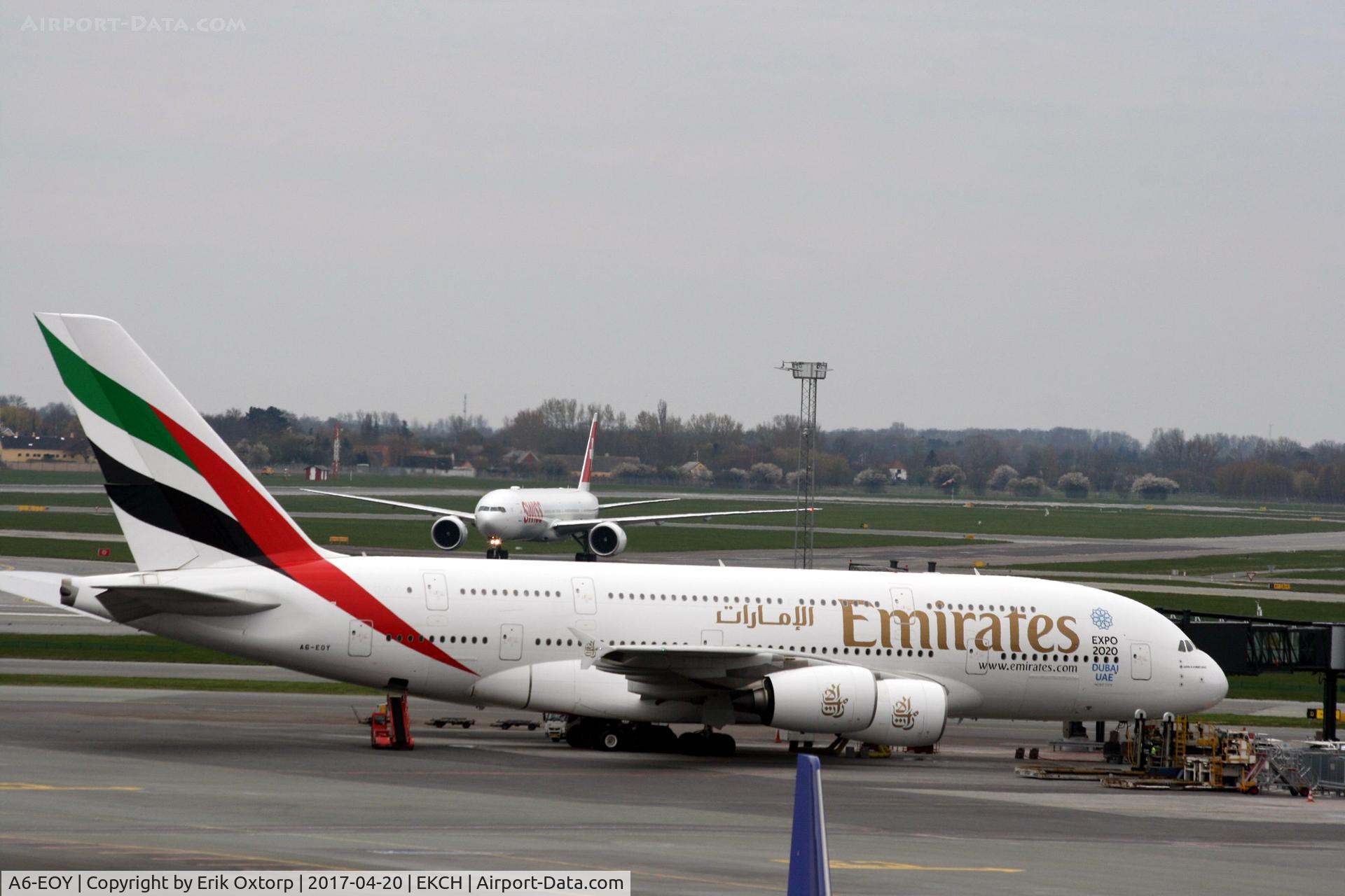 A6-EOY, 2015 Airbus A380-861 C/N 209, A6-EOY at the gate in CPH