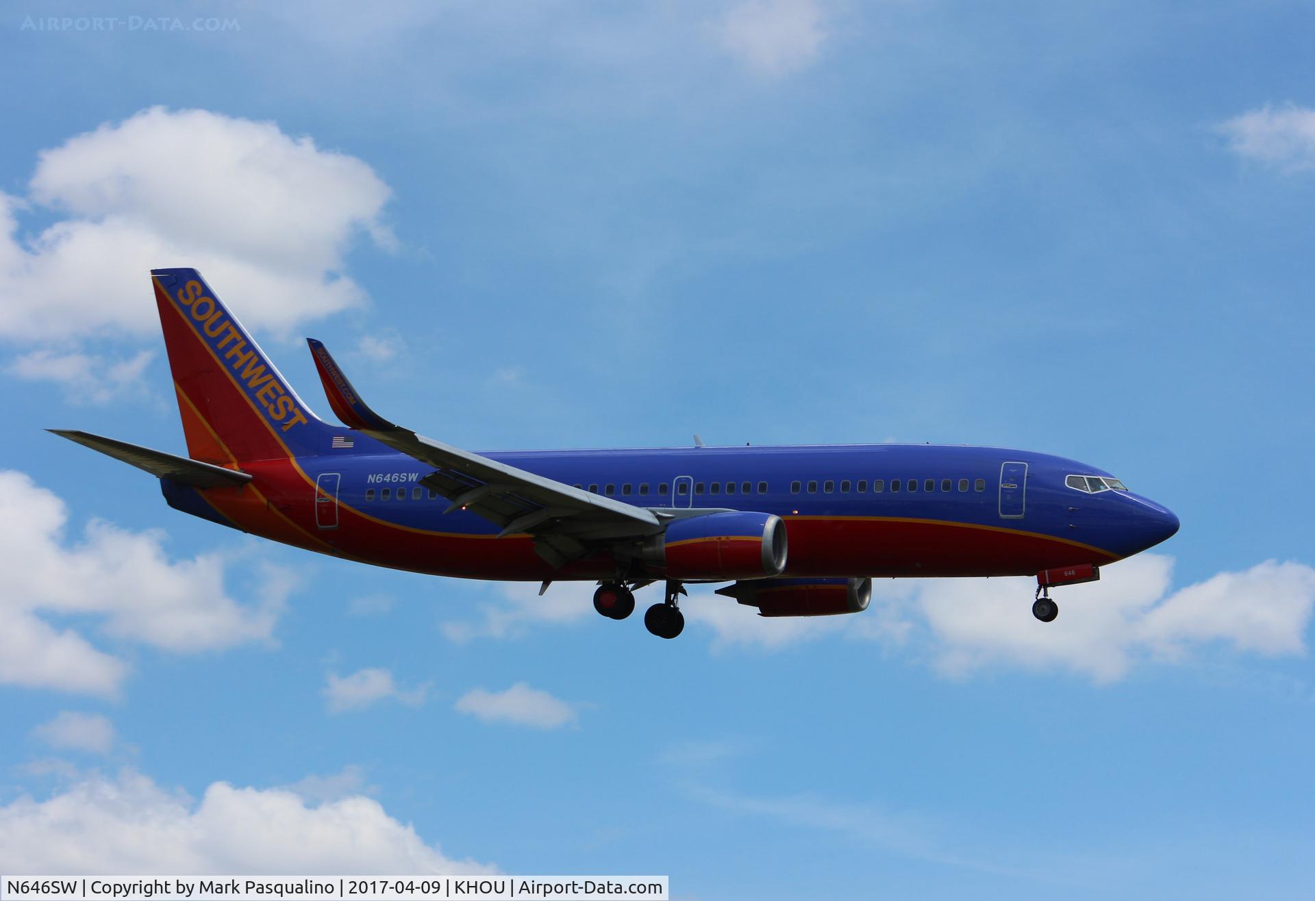 N646SW, 1997 Boeing 737-3H4 C/N 28331, Boeing 737-300