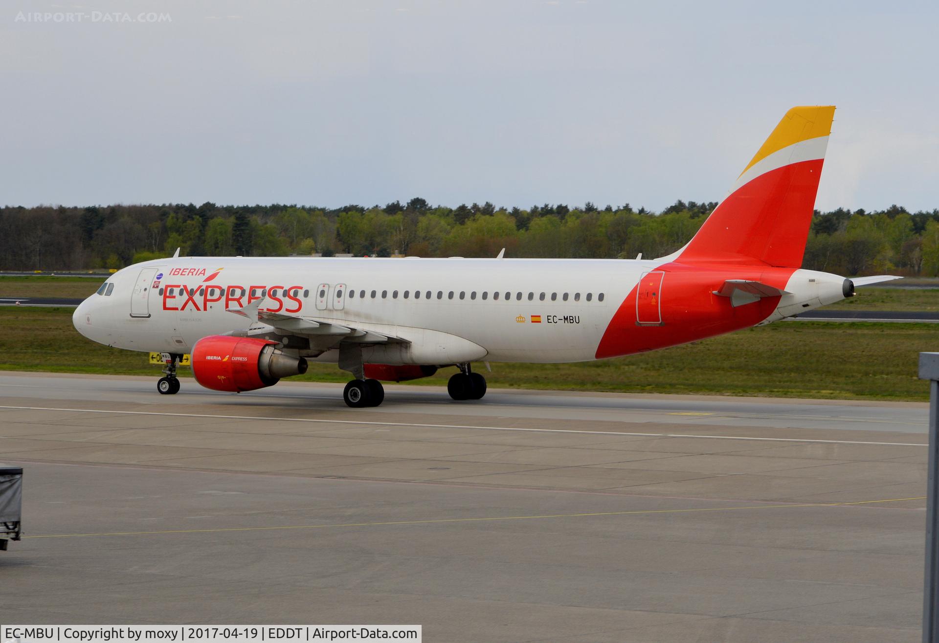 EC-MBU, 2000 Airbus A320-214 C/N 1198, Airbus A320-214 at Berlin Tegel.