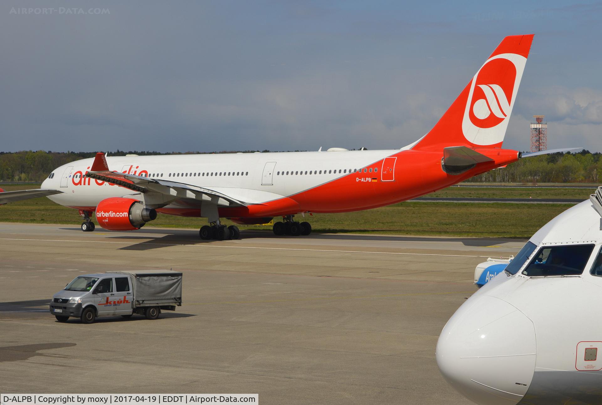 D-ALPB, 2001 Airbus A330-223 C/N 432, Airbus A330-223 at Berlin Tegel.