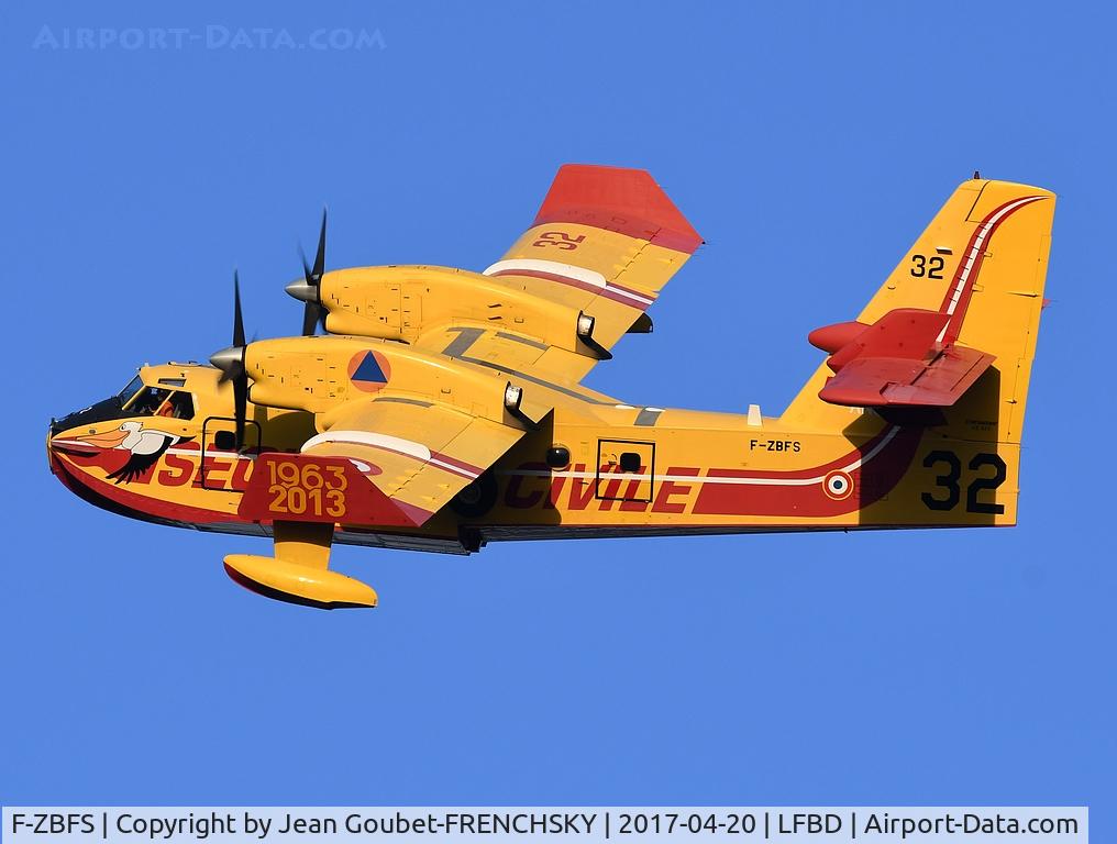 F-ZBFS, Canadair CL-215-6B11 CL-415 C/N 2001, Pelican 32